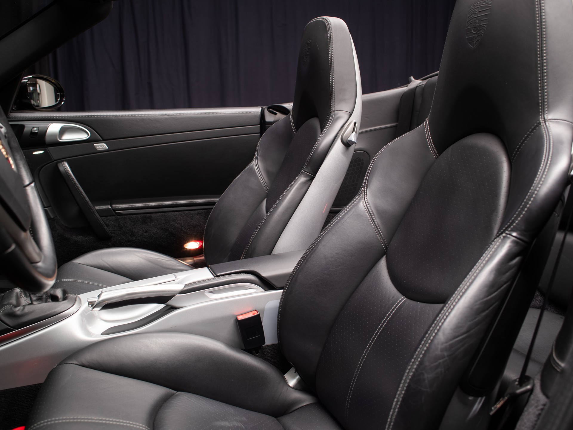 PORSCHE 911 Turbo Cabriolet-image-8