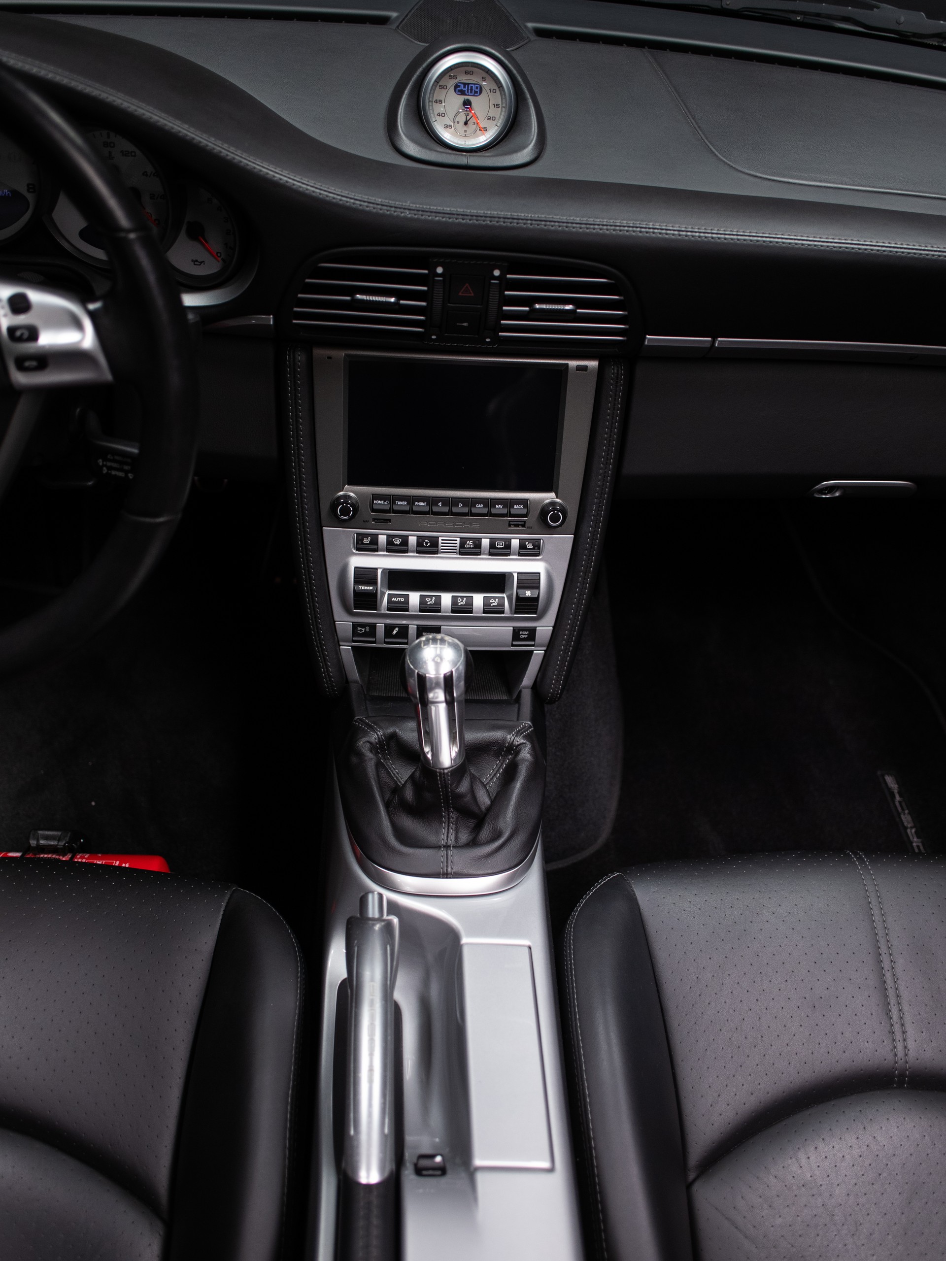 PORSCHE 911 Turbo Cabriolet-image-19