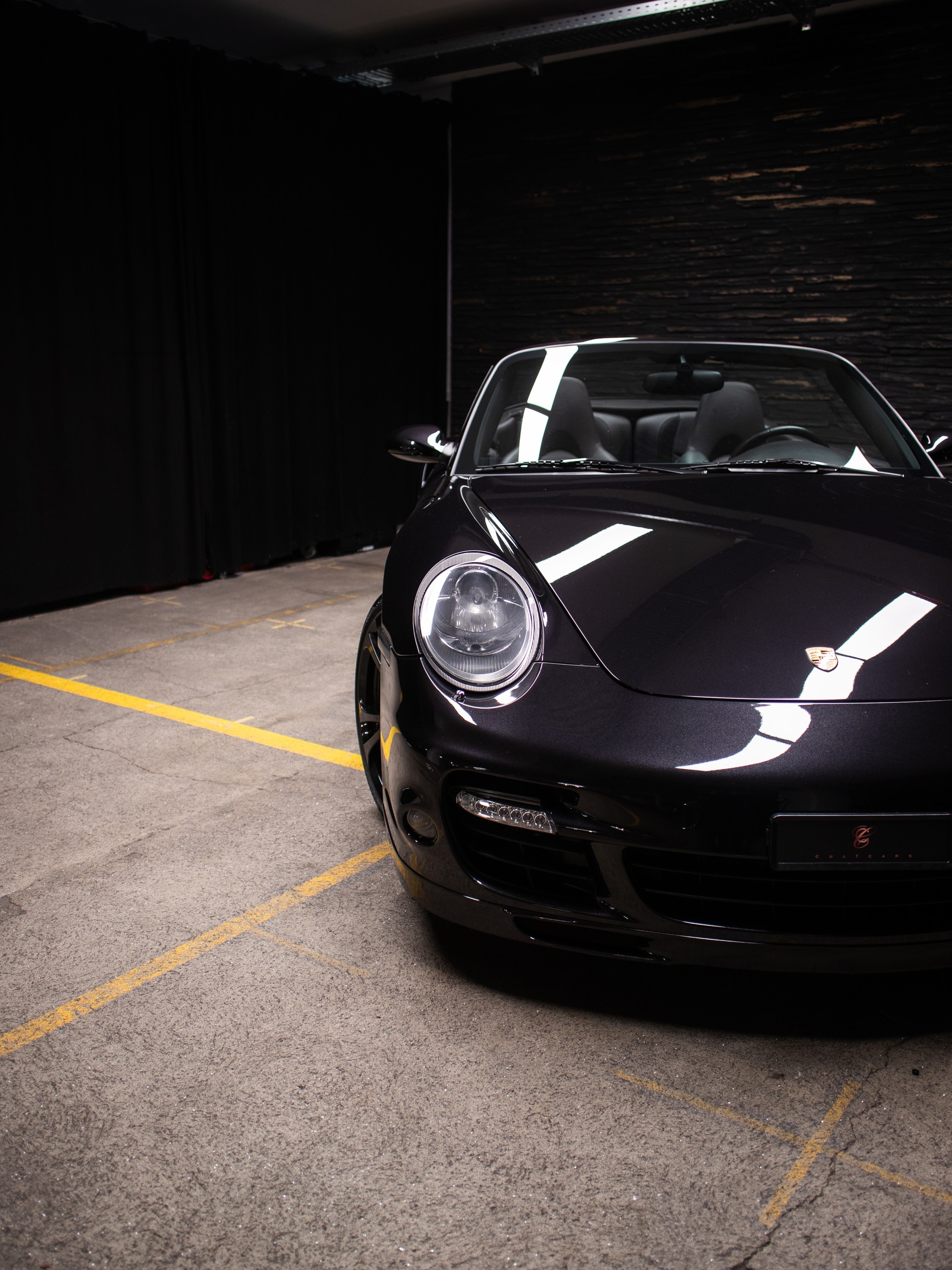 PORSCHE 911 Turbo Cabriolet-image-12