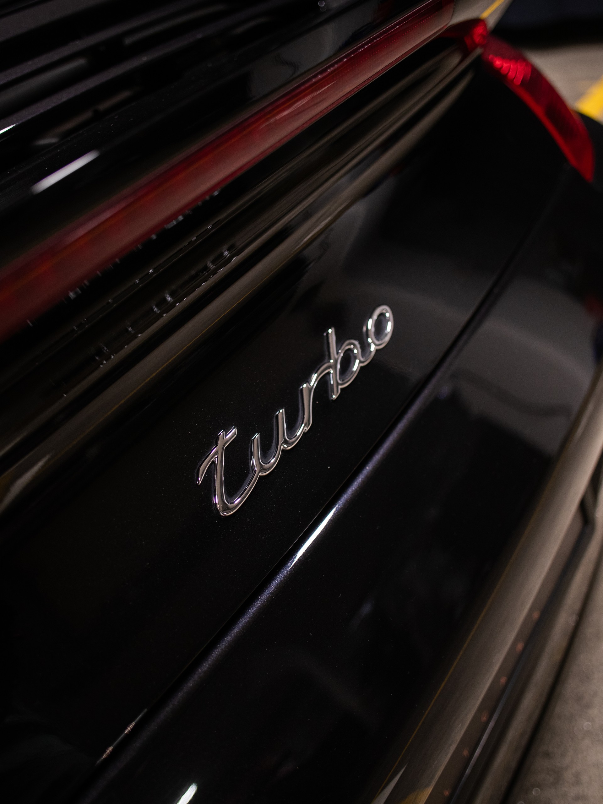 PORSCHE 911 Turbo Cabriolet-image-26