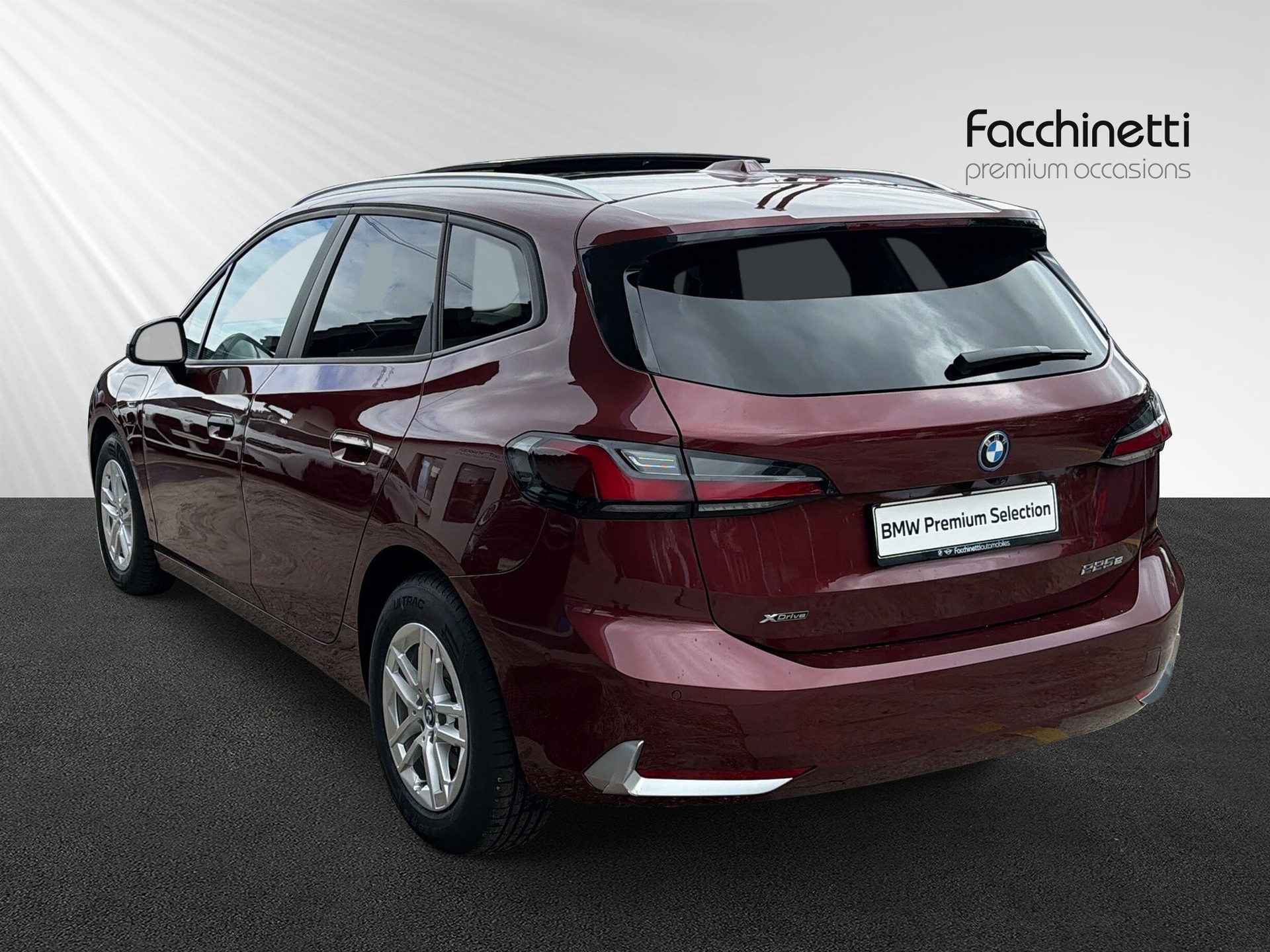 BMW 225e xDrive Active Tourer-showroom-element-2