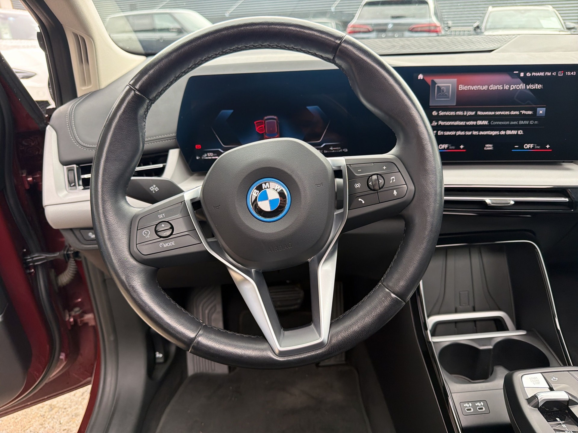 BMW 225e xDrive Active Tourer-image-11