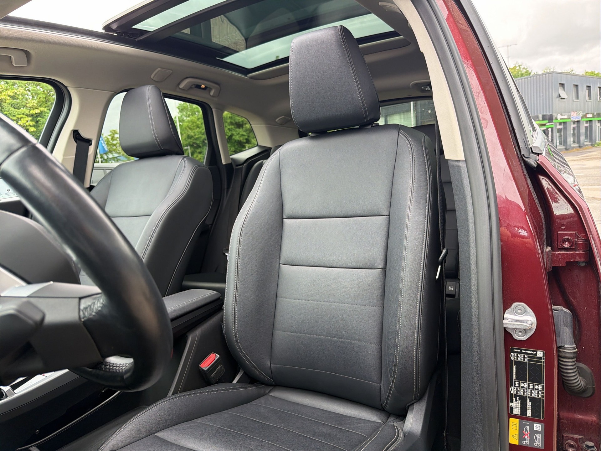 BMW 225e xDrive Active Tourer-image-9