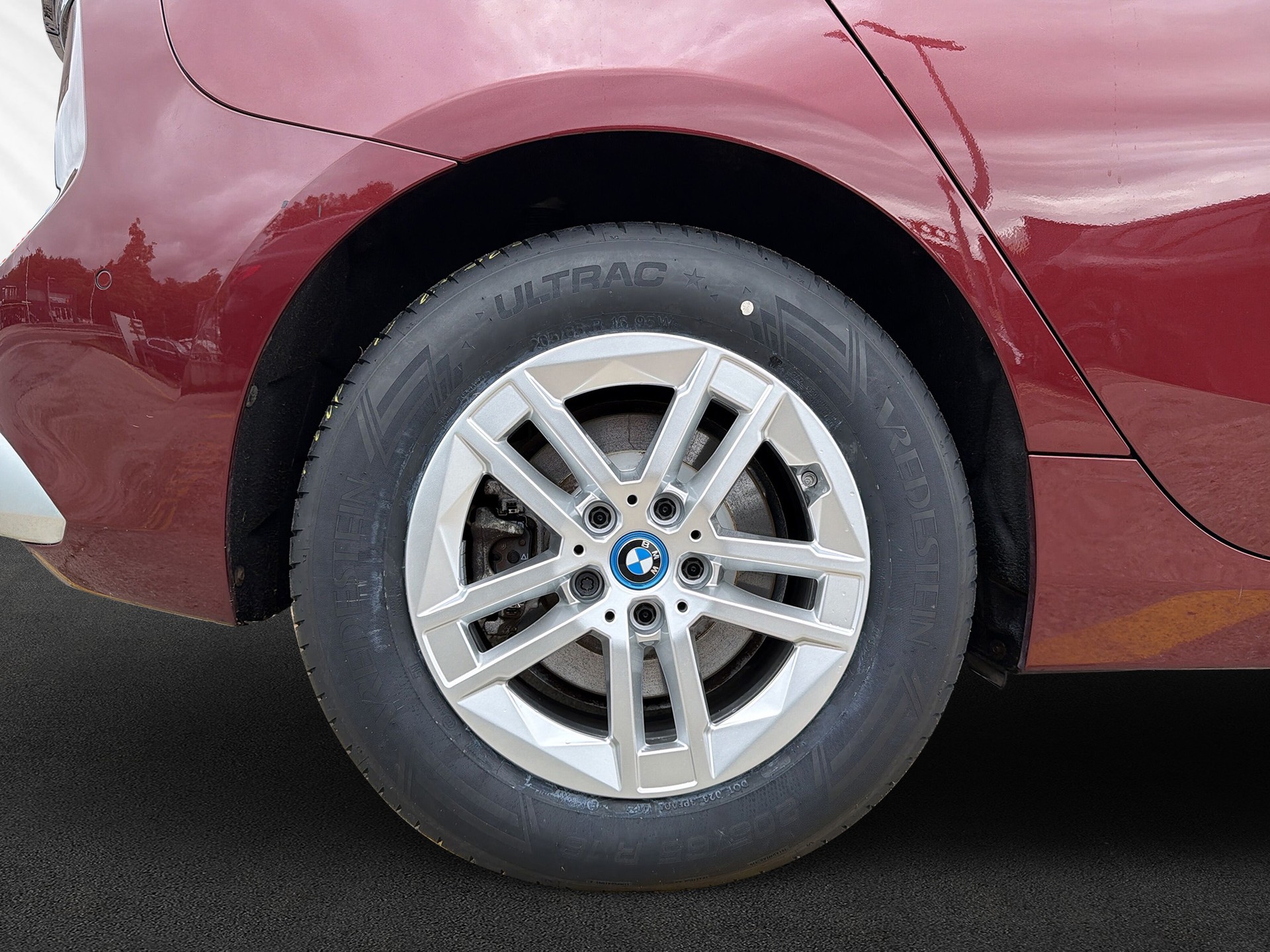 BMW 225e xDrive Active Tourer-image-8