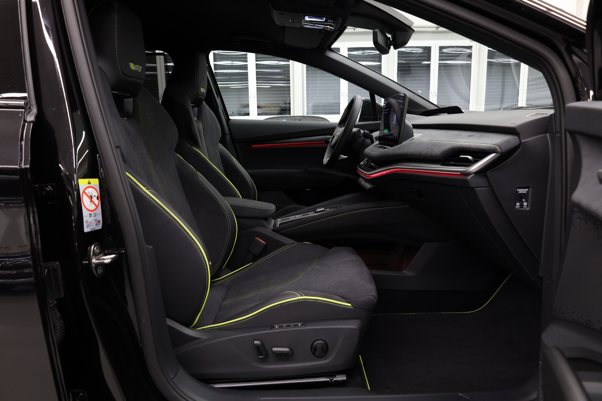 SKODA Elroq RS 4x4-image-18
