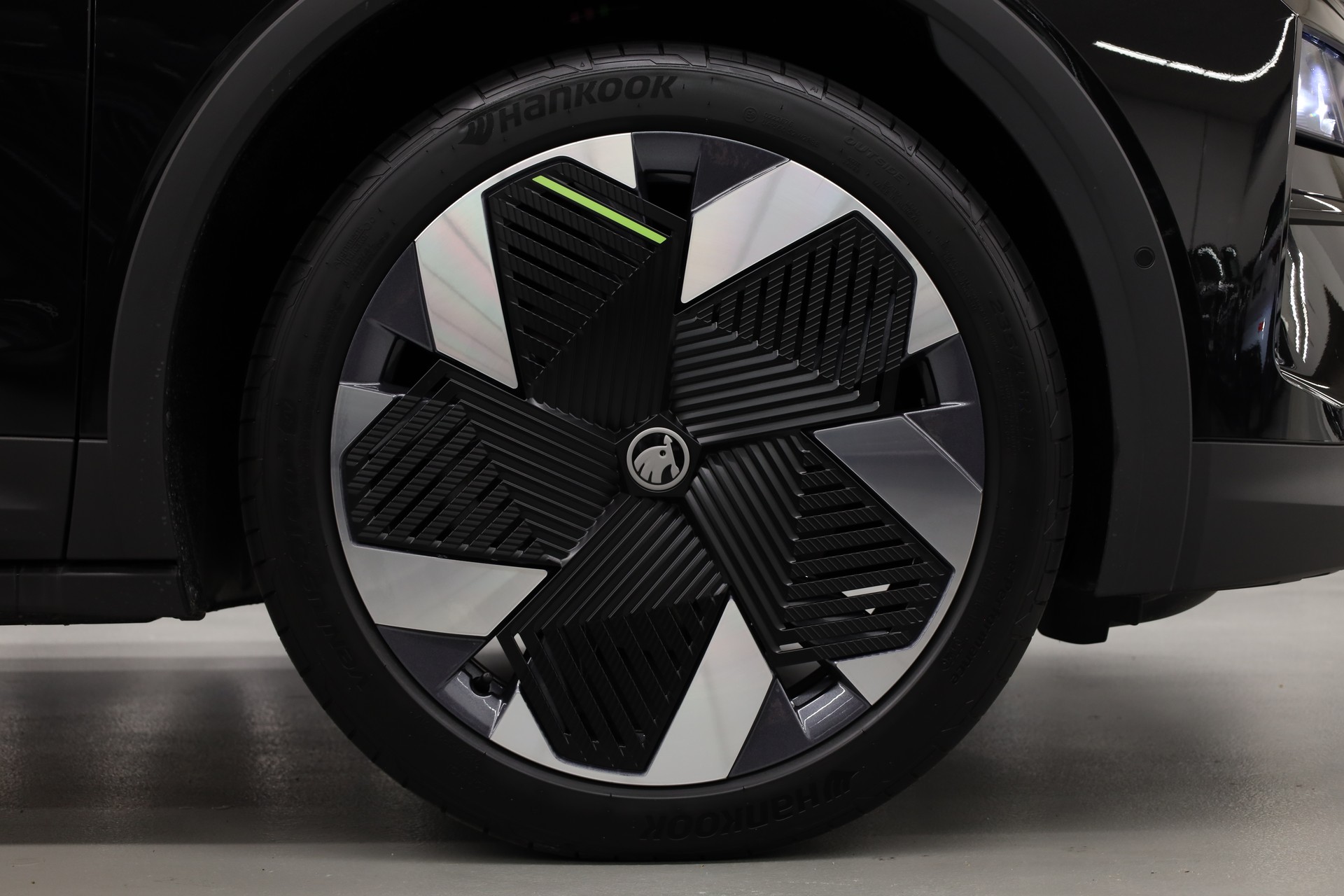 SKODA Elroq RS 4x4-image-13