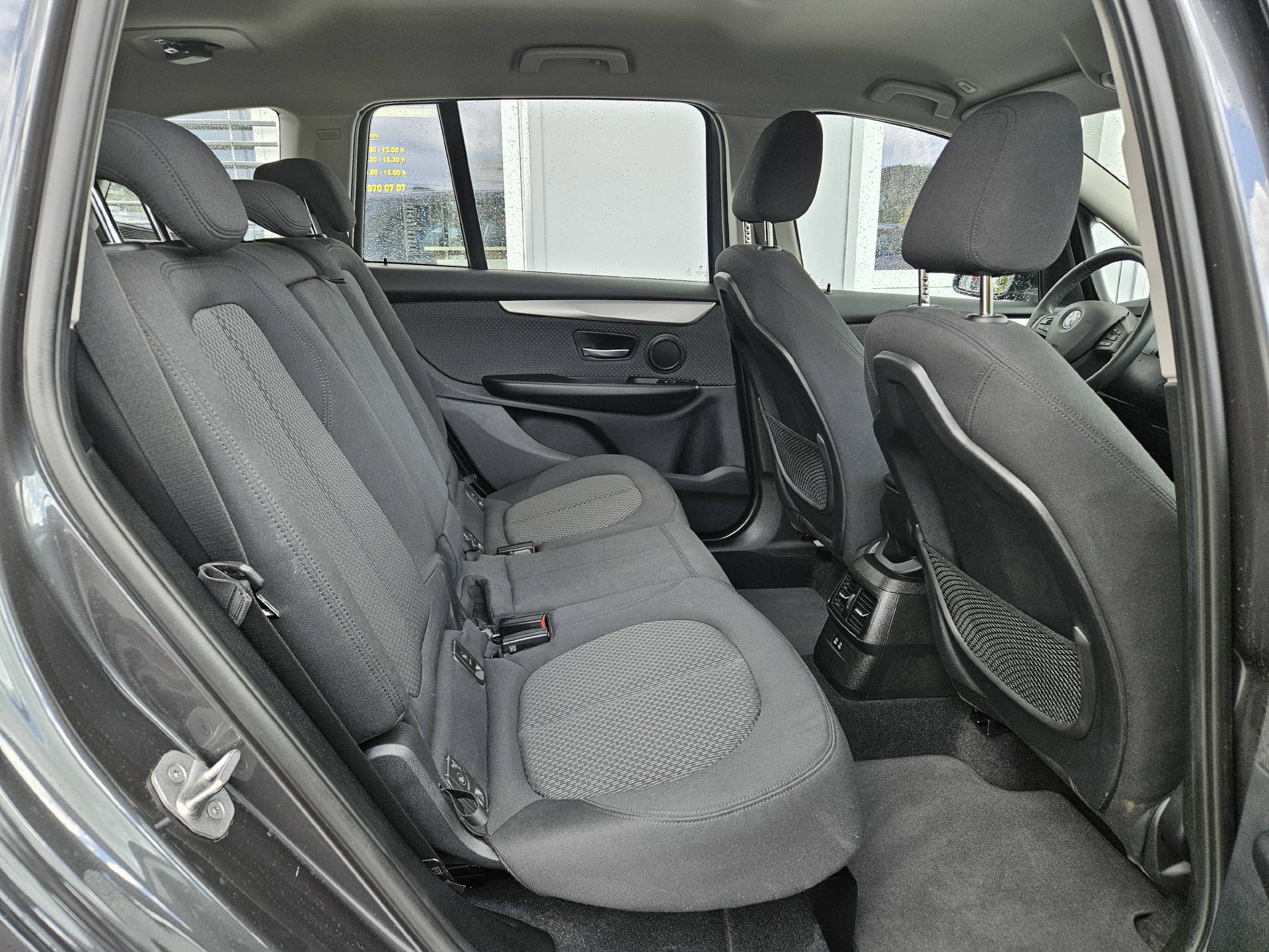 BMW 218d Gran Tourer-image-19