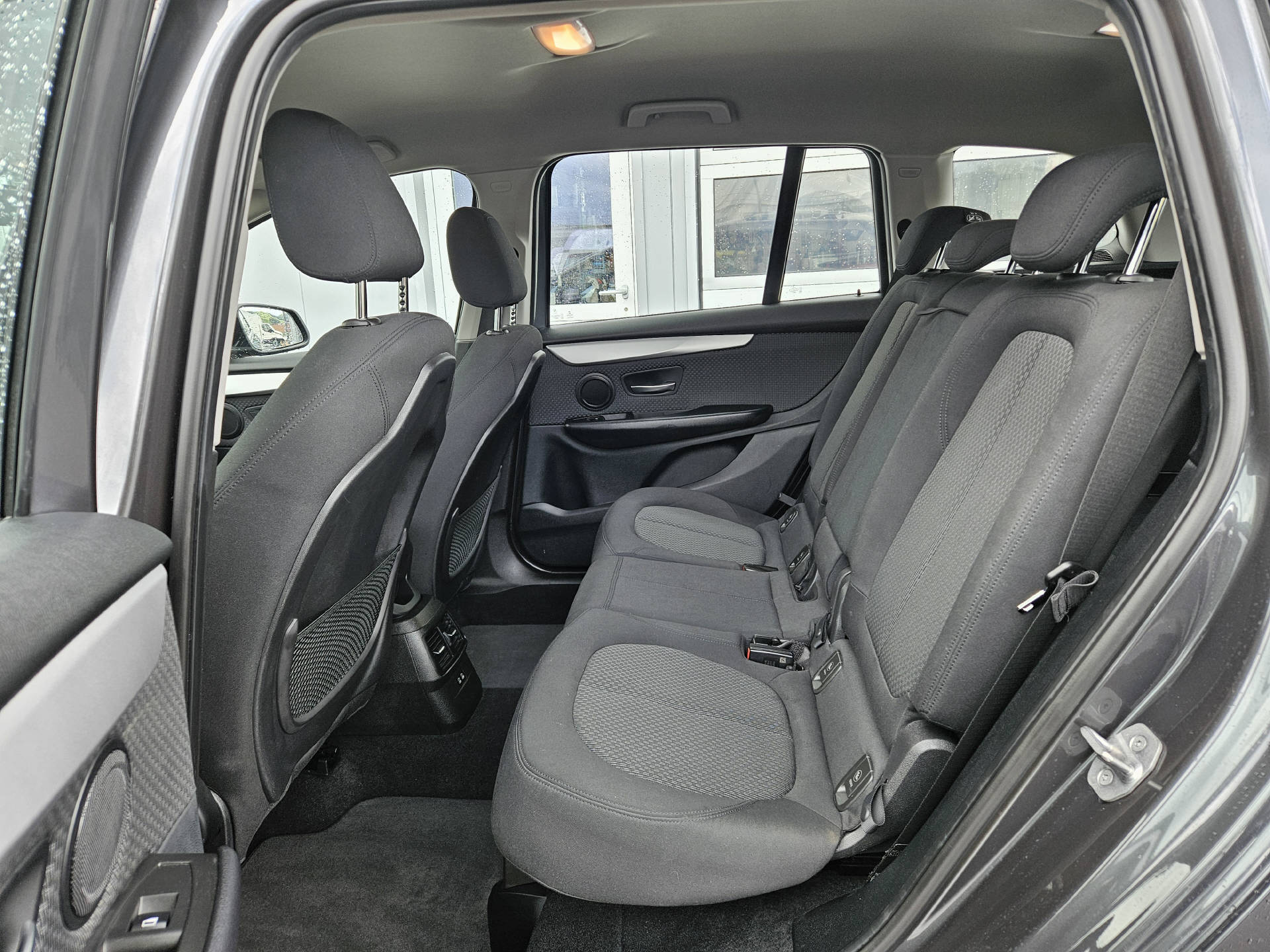 BMW 218d Gran Tourer-image-22