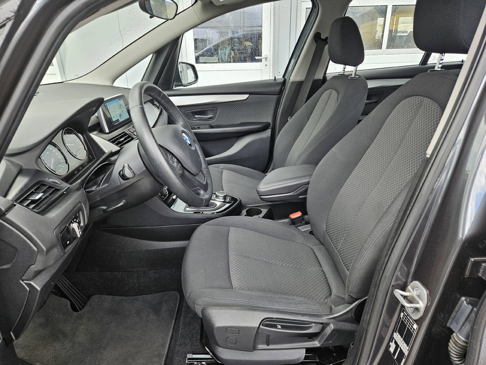 BMW 218d Gran Tourer-image-14