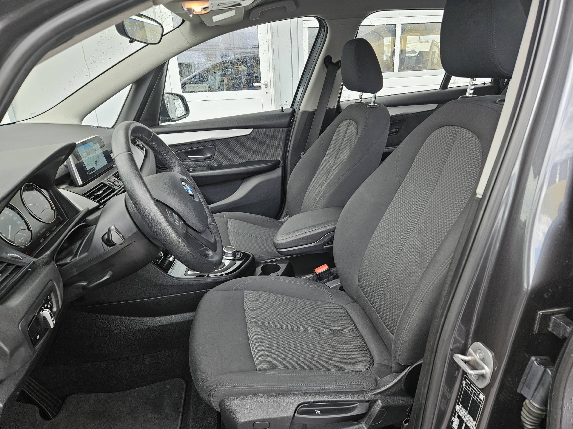 BMW 218d Gran Tourer-image-15