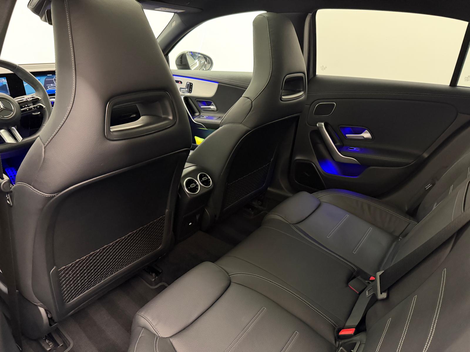 MERCEDES-BENZ A 250 4Matic AMG Line 4Matic 7G-DCT-image-13