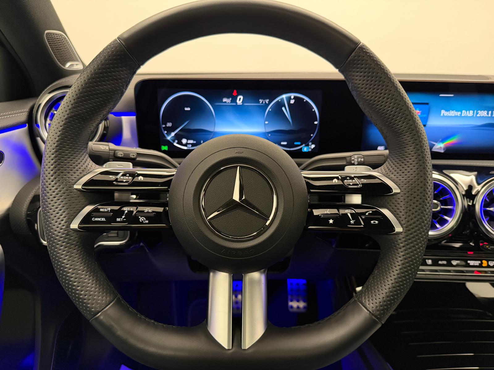 MERCEDES-BENZ A 250 4Matic AMG Line 4Matic 7G-DCT-image-26