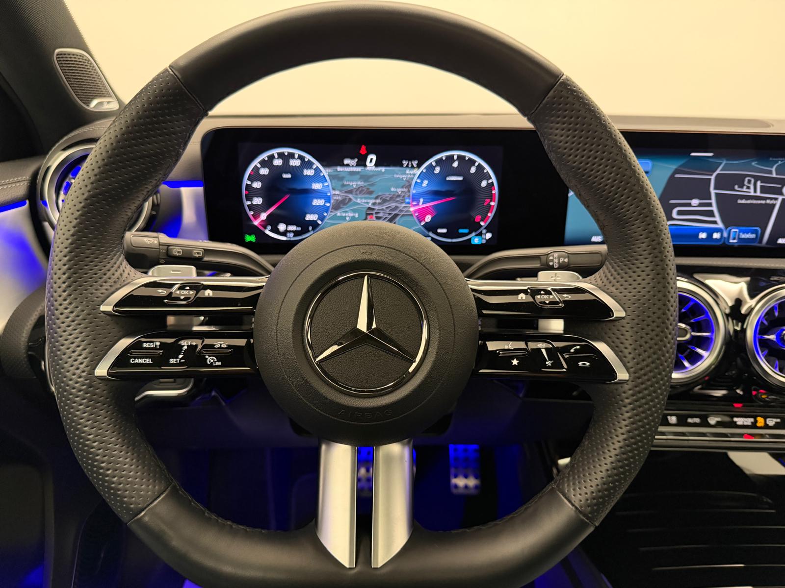 MERCEDES-BENZ A 250 4Matic AMG Line 4Matic 7G-DCT-image-24