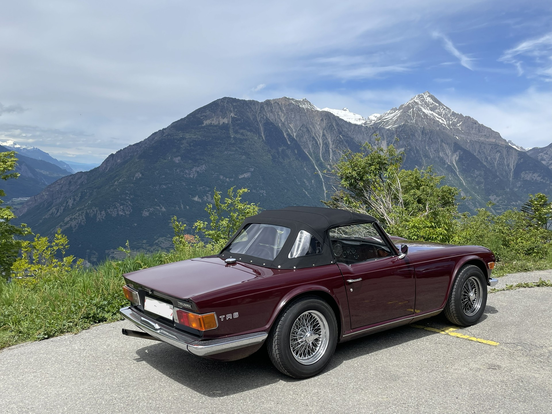 TRIUMPH TR6-image-1