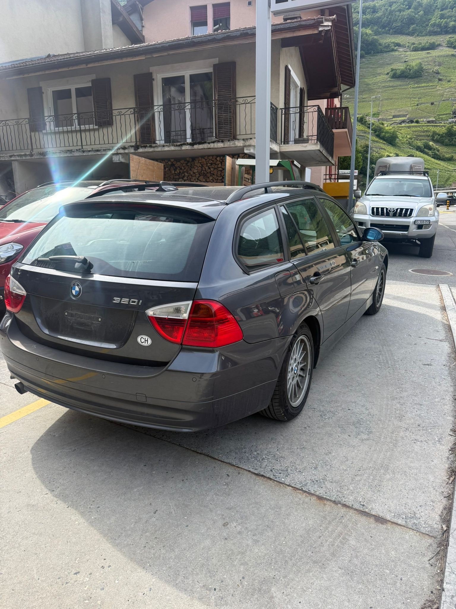 BMW 320i Touring Access-image-3