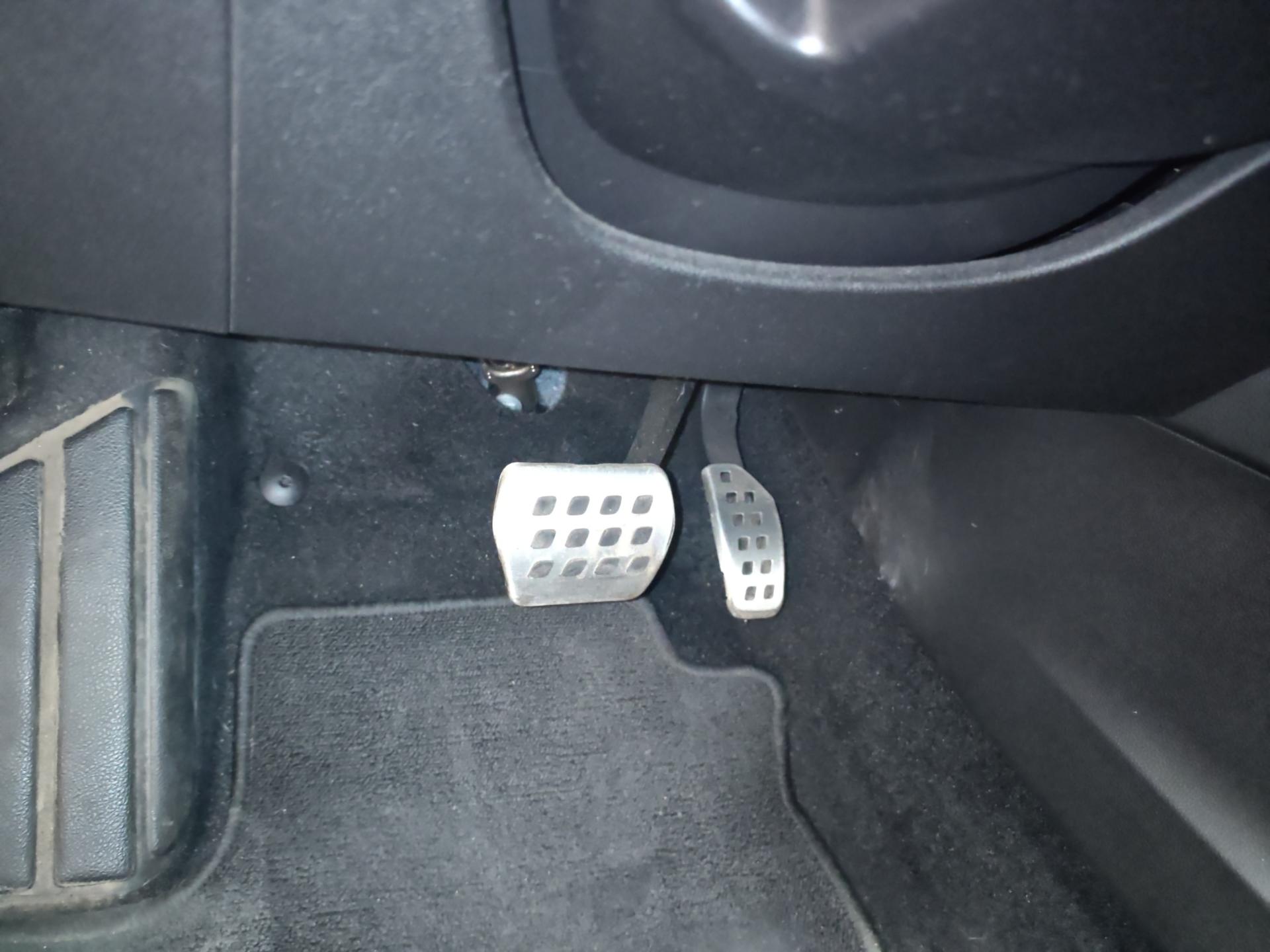 RENAULT Clio 1.6 E-Tech RS Line-image-19
