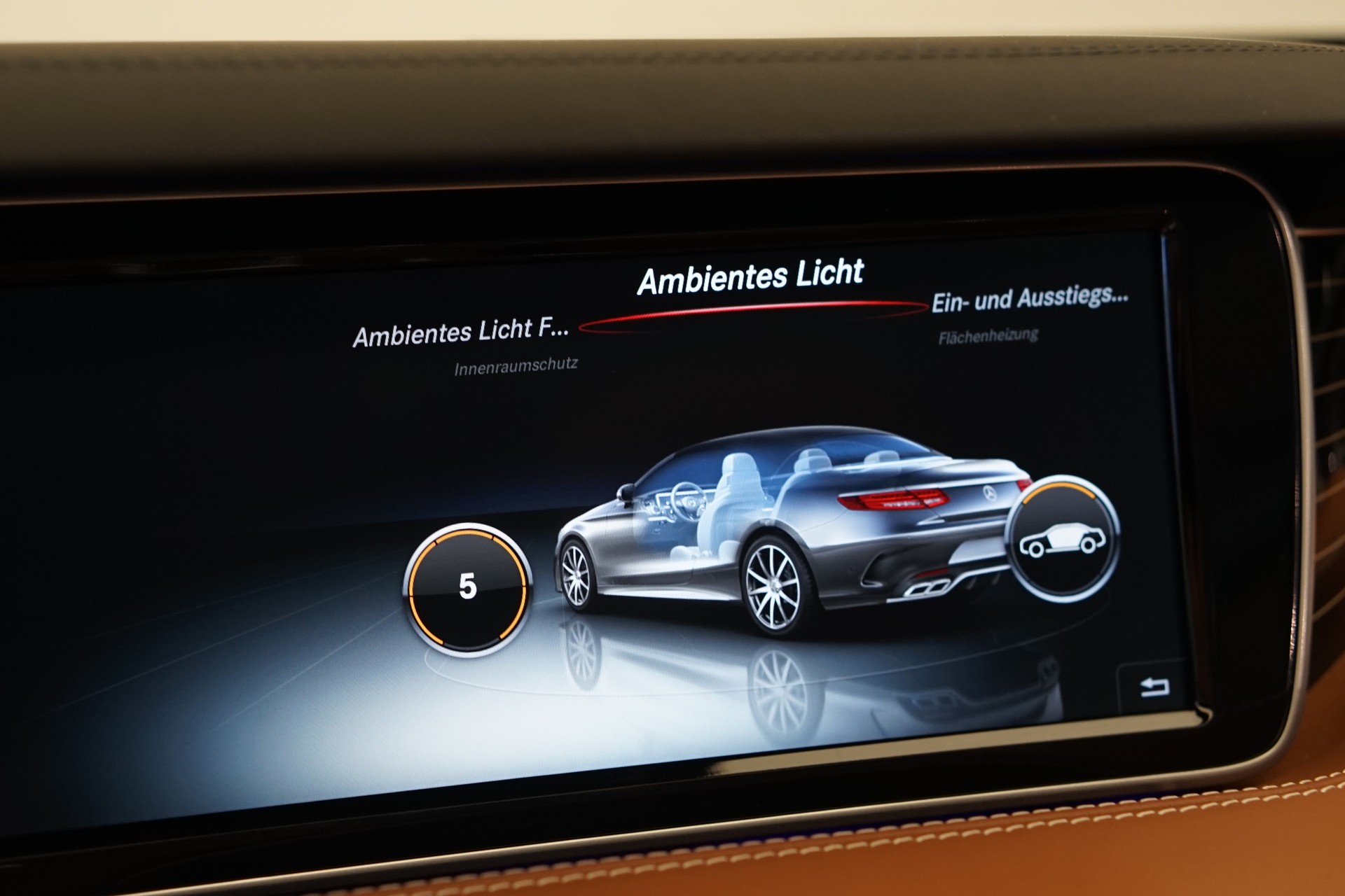 MERCEDES-BENZ S 63 AMG Cabriolet 4Matic Speedshift MCT *CH-Fahrzeug* *Designo Mokkaschwarz* *Swarowski*-image-35