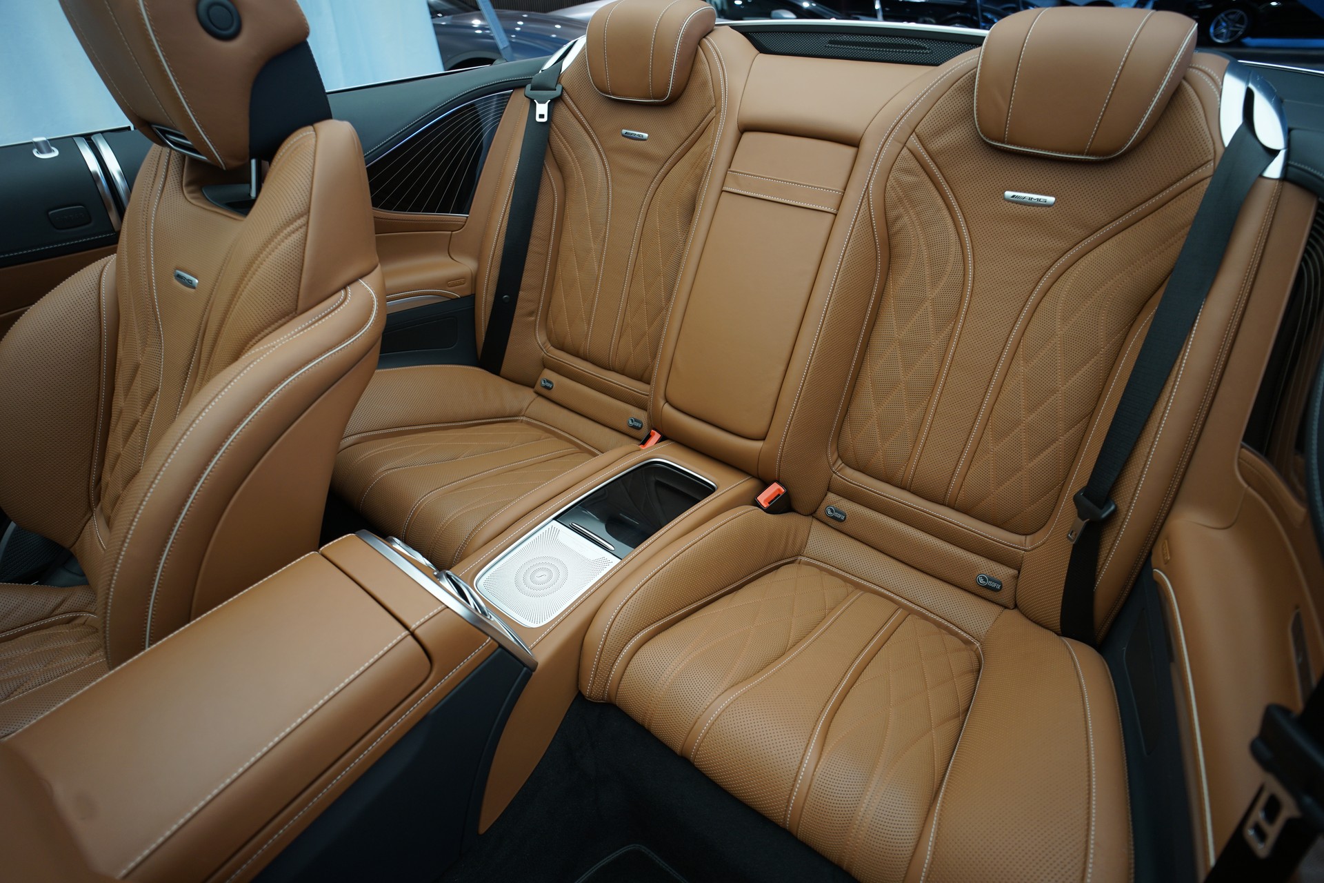 MERCEDES-BENZ S 63 AMG Cabriolet 4Matic Speedshift MCT *CH-Fahrzeug* *Designo Mokkaschwarz* *Swarowski*-image-17