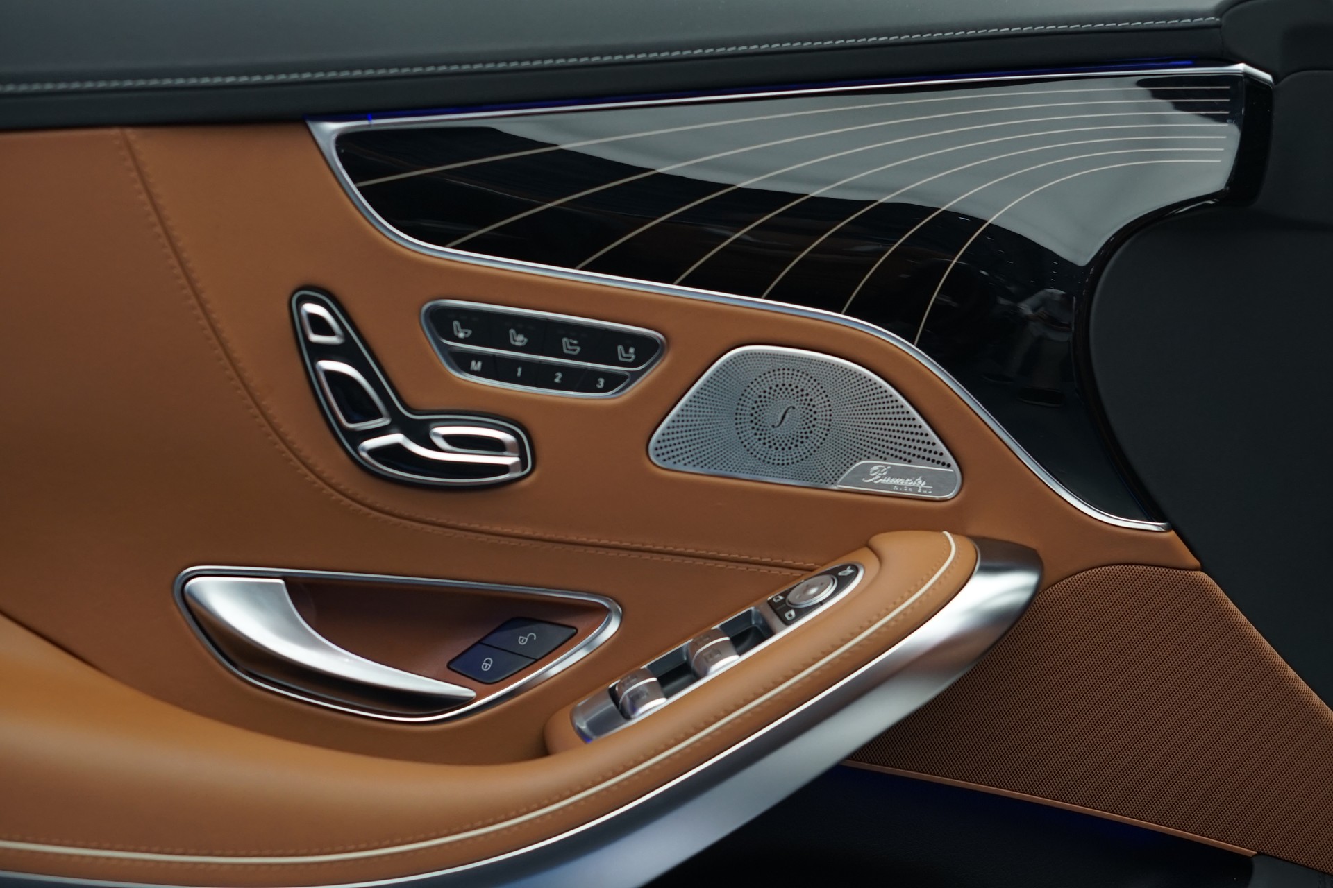 MERCEDES-BENZ S 63 AMG Cabriolet 4Matic Speedshift MCT *CH-Fahrzeug* *Designo Mokkaschwarz* *Swarowski*-image-21