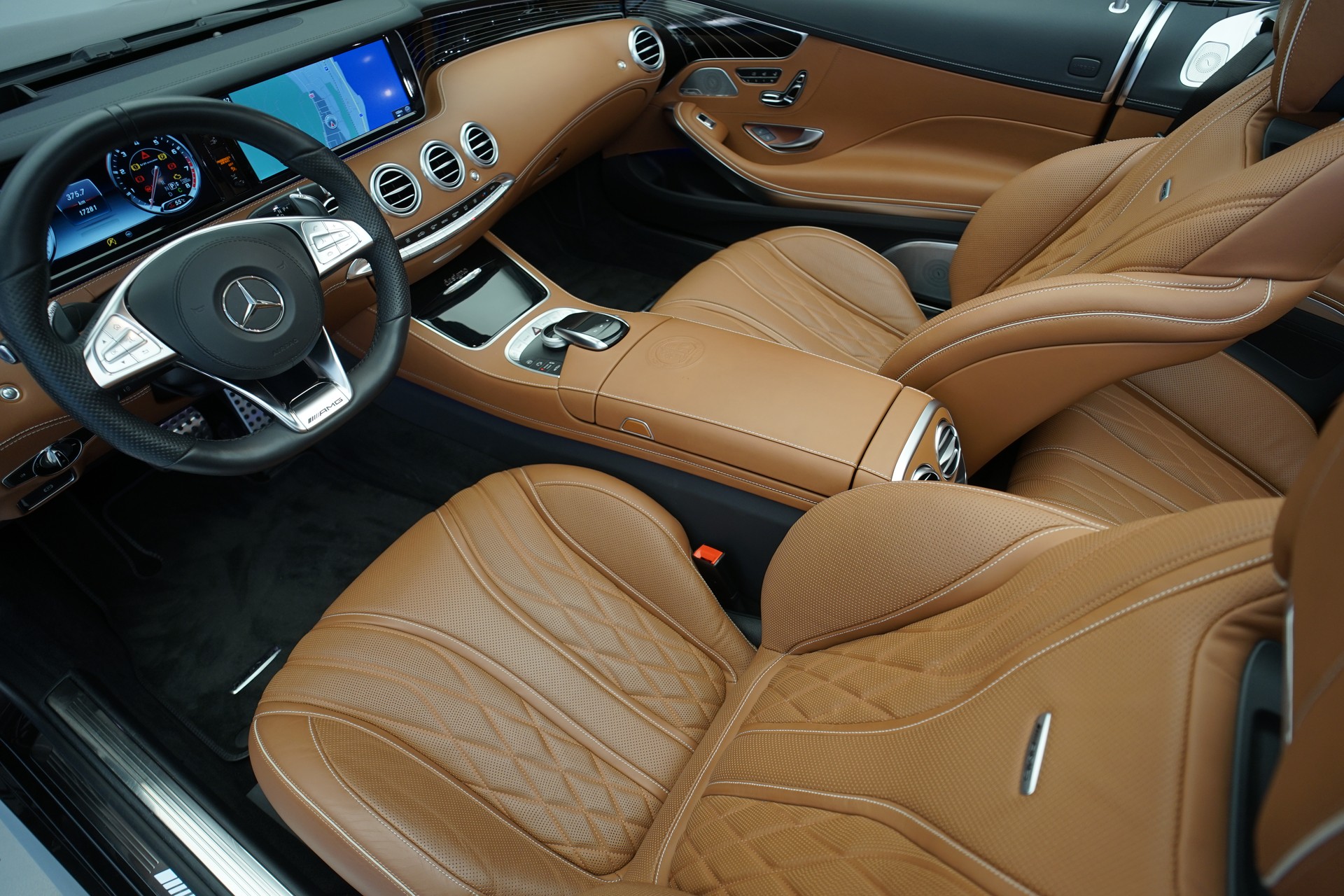 MERCEDES-BENZ S 63 AMG Cabriolet 4Matic Speedshift MCT *CH-Fahrzeug* *Designo Mokkaschwarz* *Swarowski*-image-13
