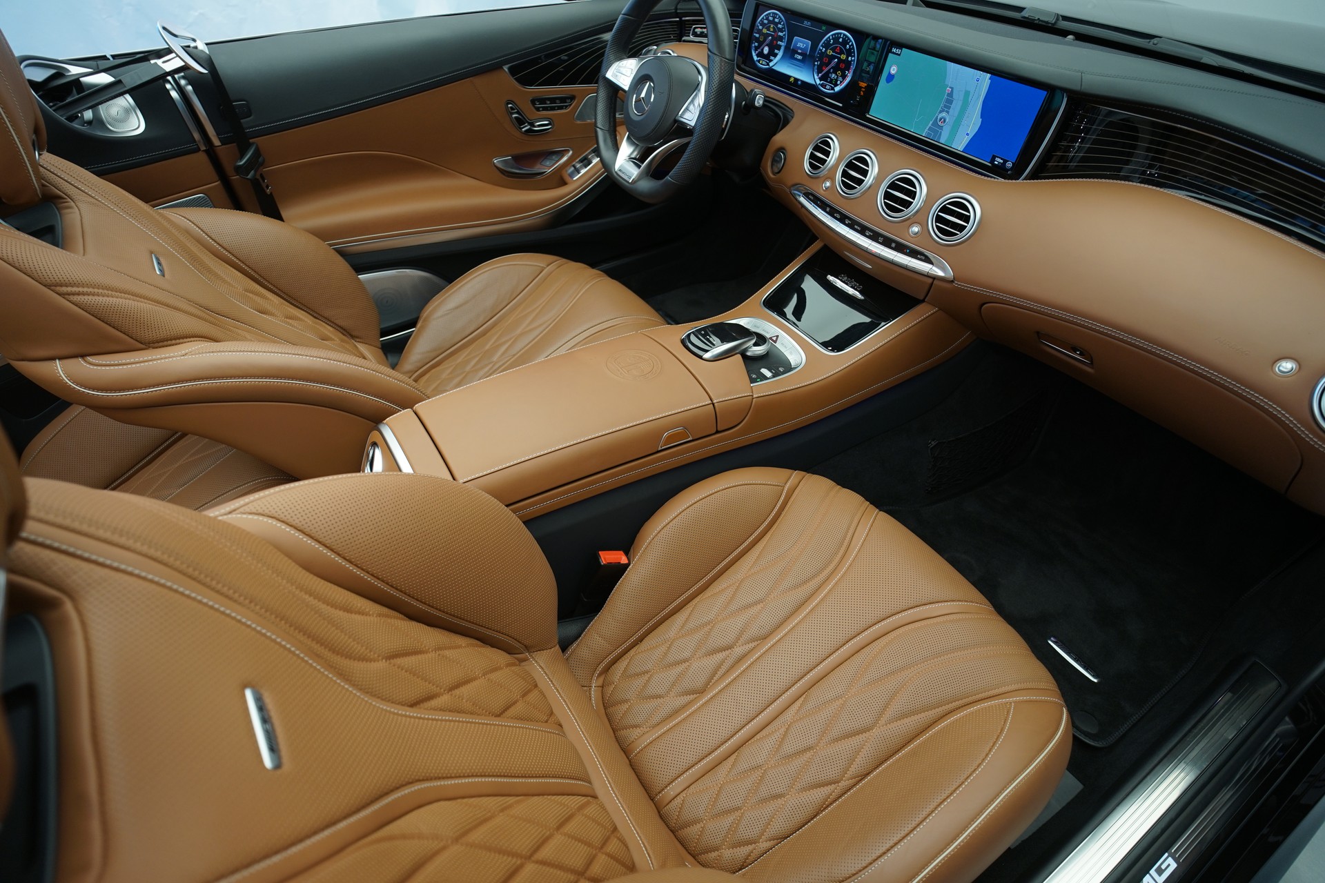 MERCEDES-BENZ S 63 AMG Cabriolet 4Matic Speedshift MCT *CH-Fahrzeug* *Designo Mokkaschwarz* *Swarowski*-image-14