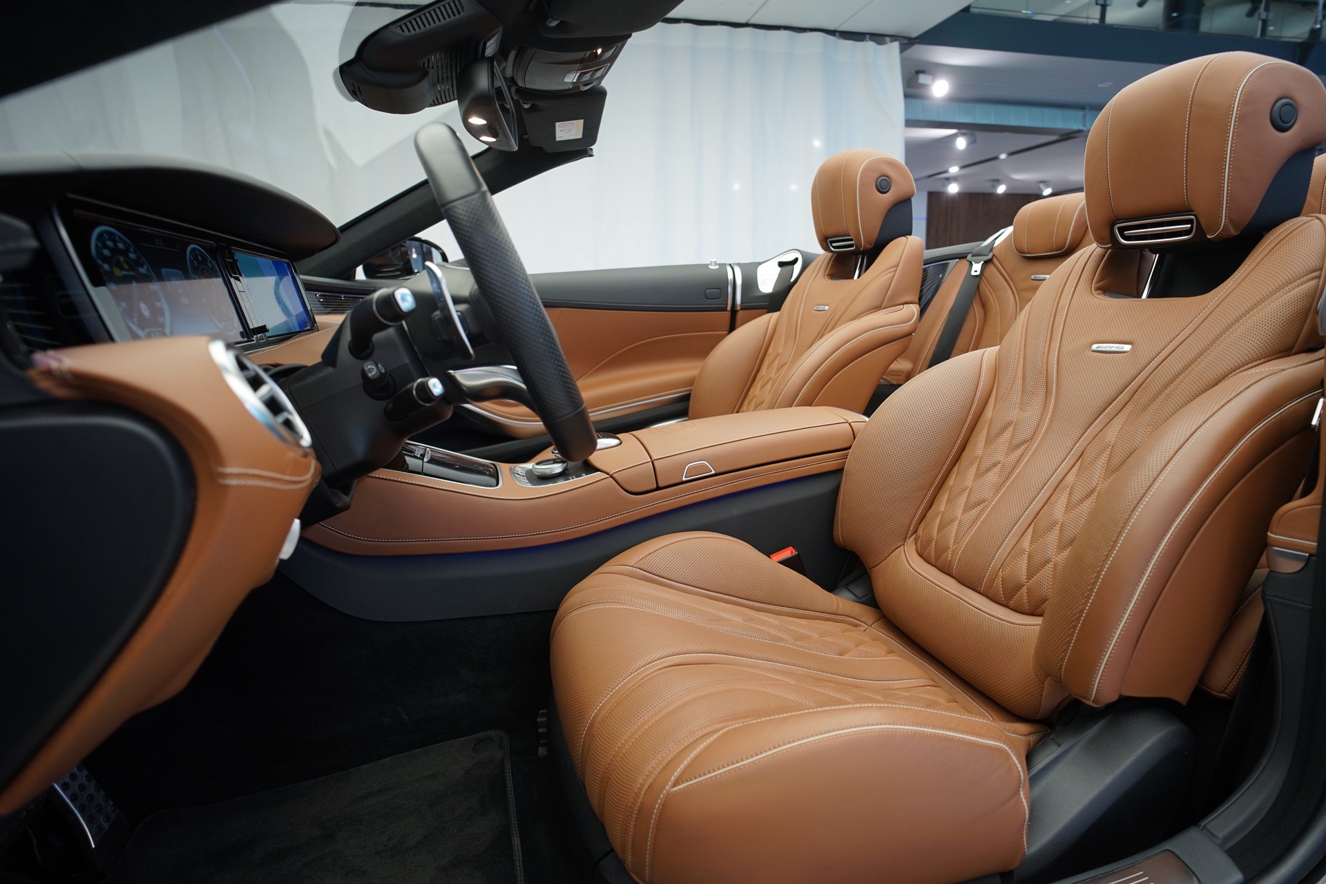 MERCEDES-BENZ S 63 AMG Cabriolet 4Matic Speedshift MCT *CH-Fahrzeug* *Designo Mokkaschwarz* *Swarowski*-image-15