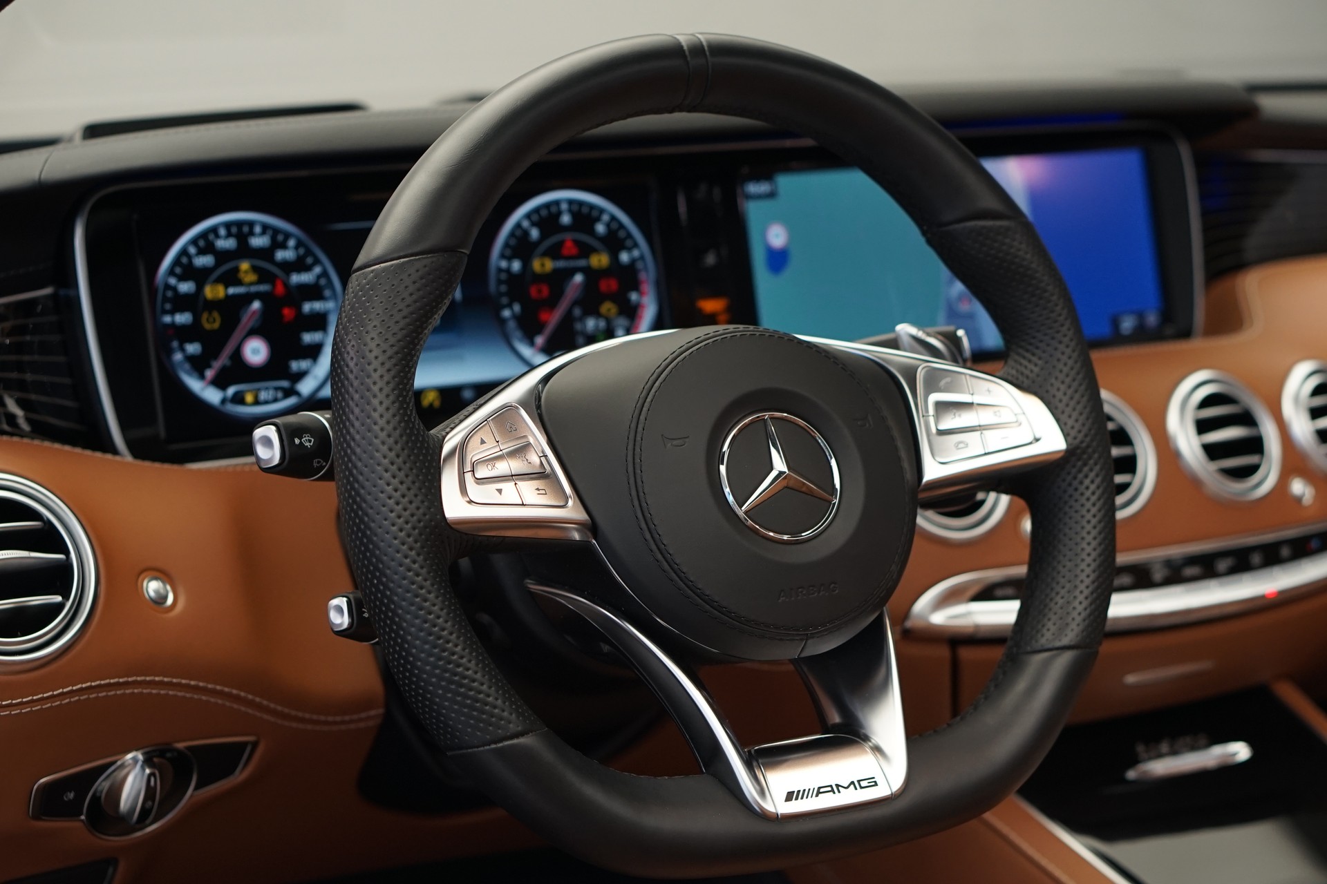 MERCEDES-BENZ S 63 AMG Cabriolet 4Matic Speedshift MCT *CH-Fahrzeug* *Designo Mokkaschwarz* *Swarowski*-image-22