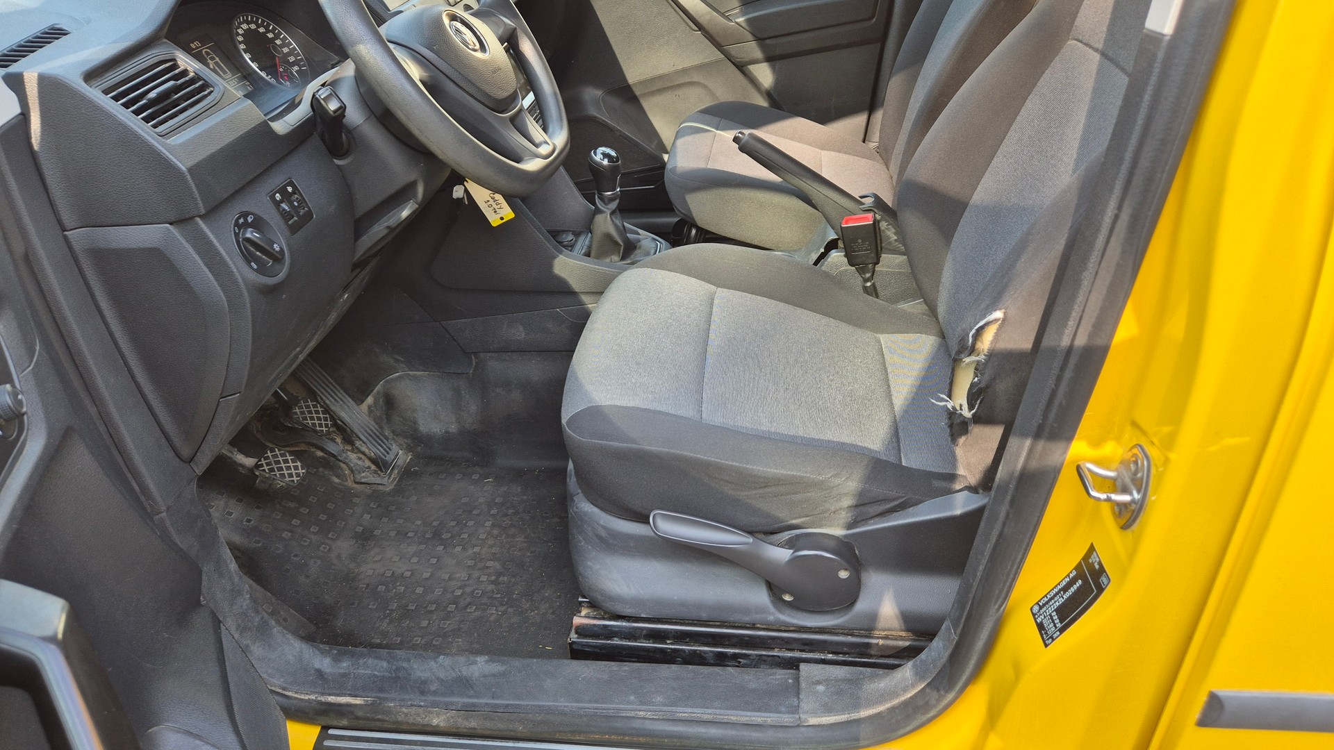 VW Caddy 2.0TDI 4Motion BlueMotion Technology-image-8