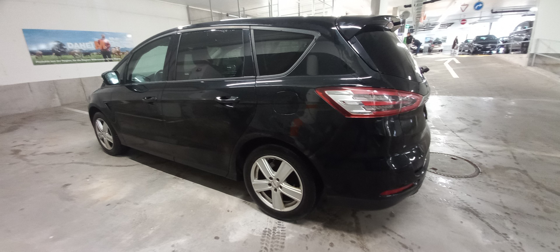 FORD S-Max 2.0 TDCi Titanium AWD-image-2