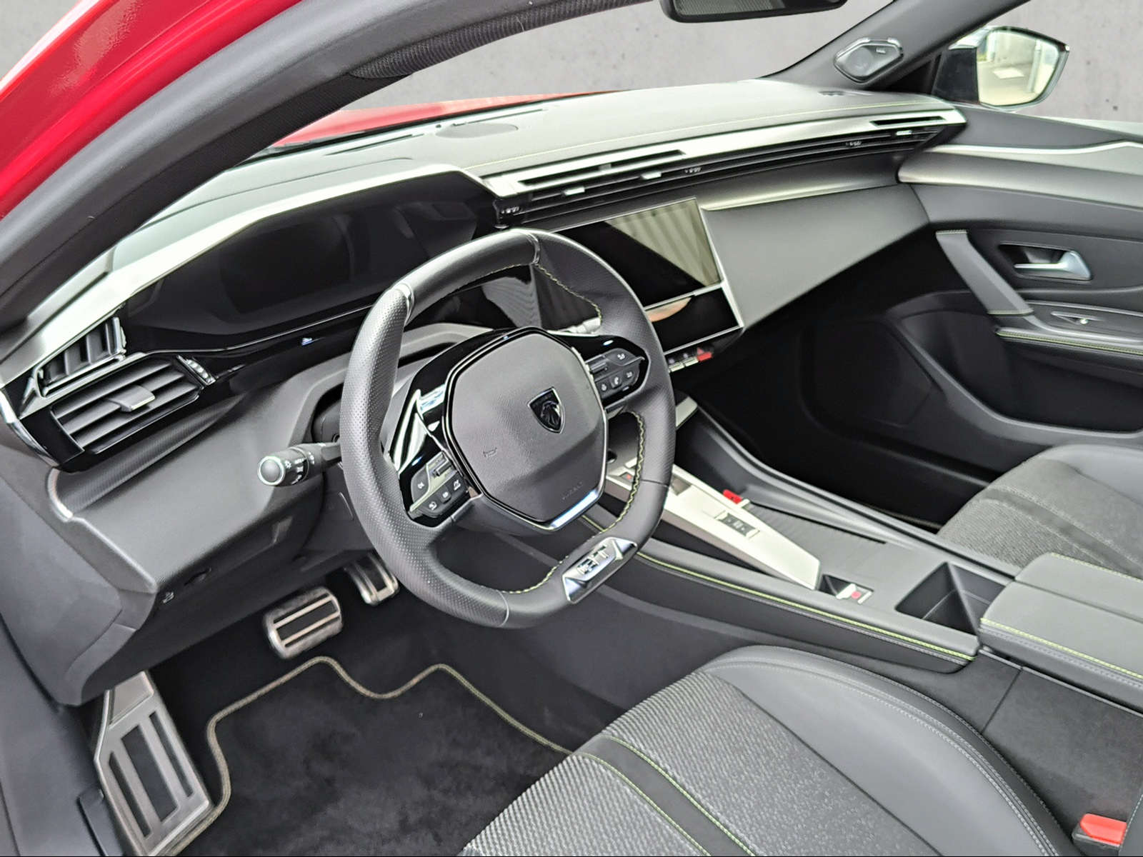 PEUGEOT 308 SW 1.2 Hybrid GT-image-10