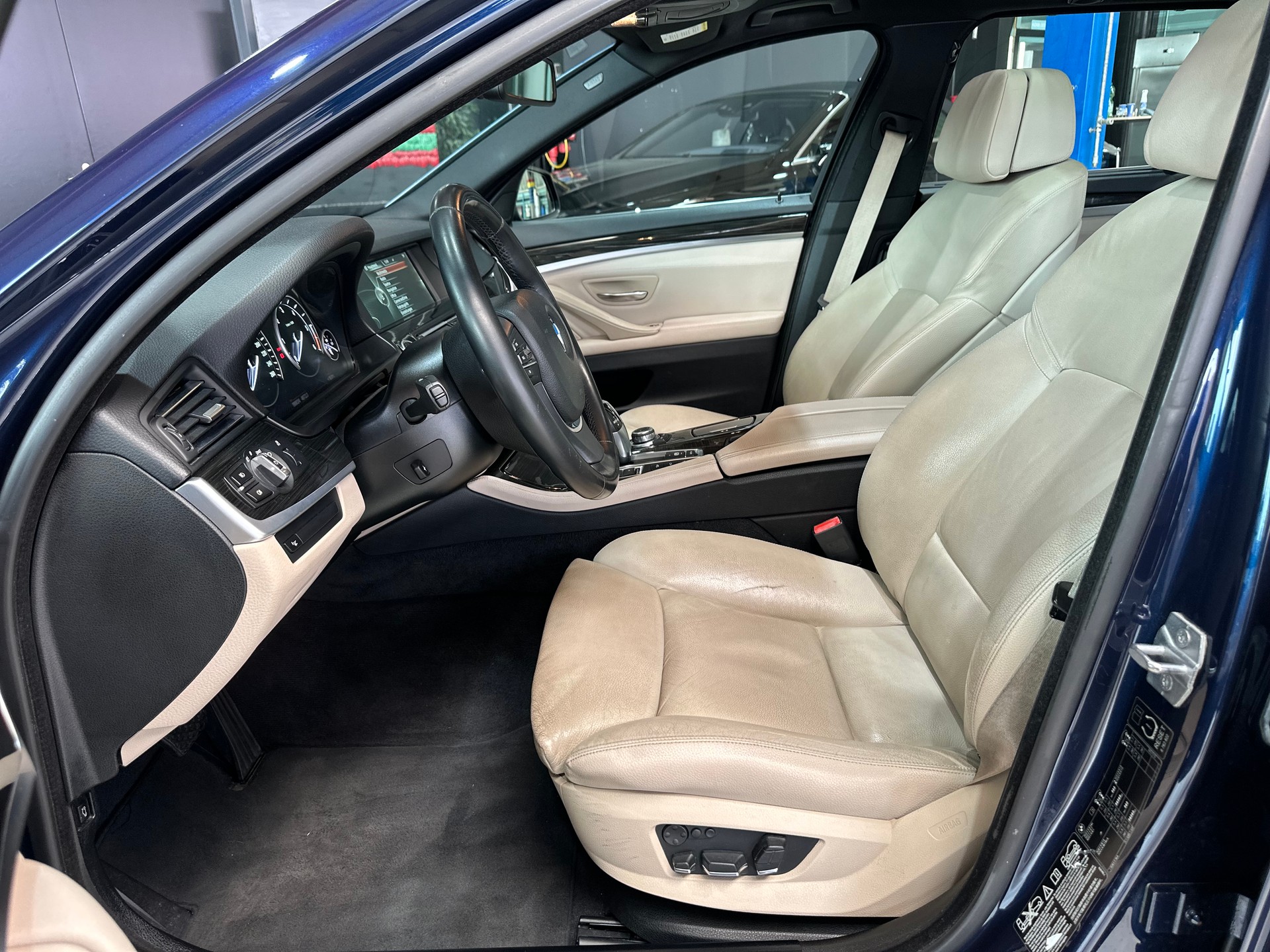 BMW 535d xDrive Touring Steptronic-image-16