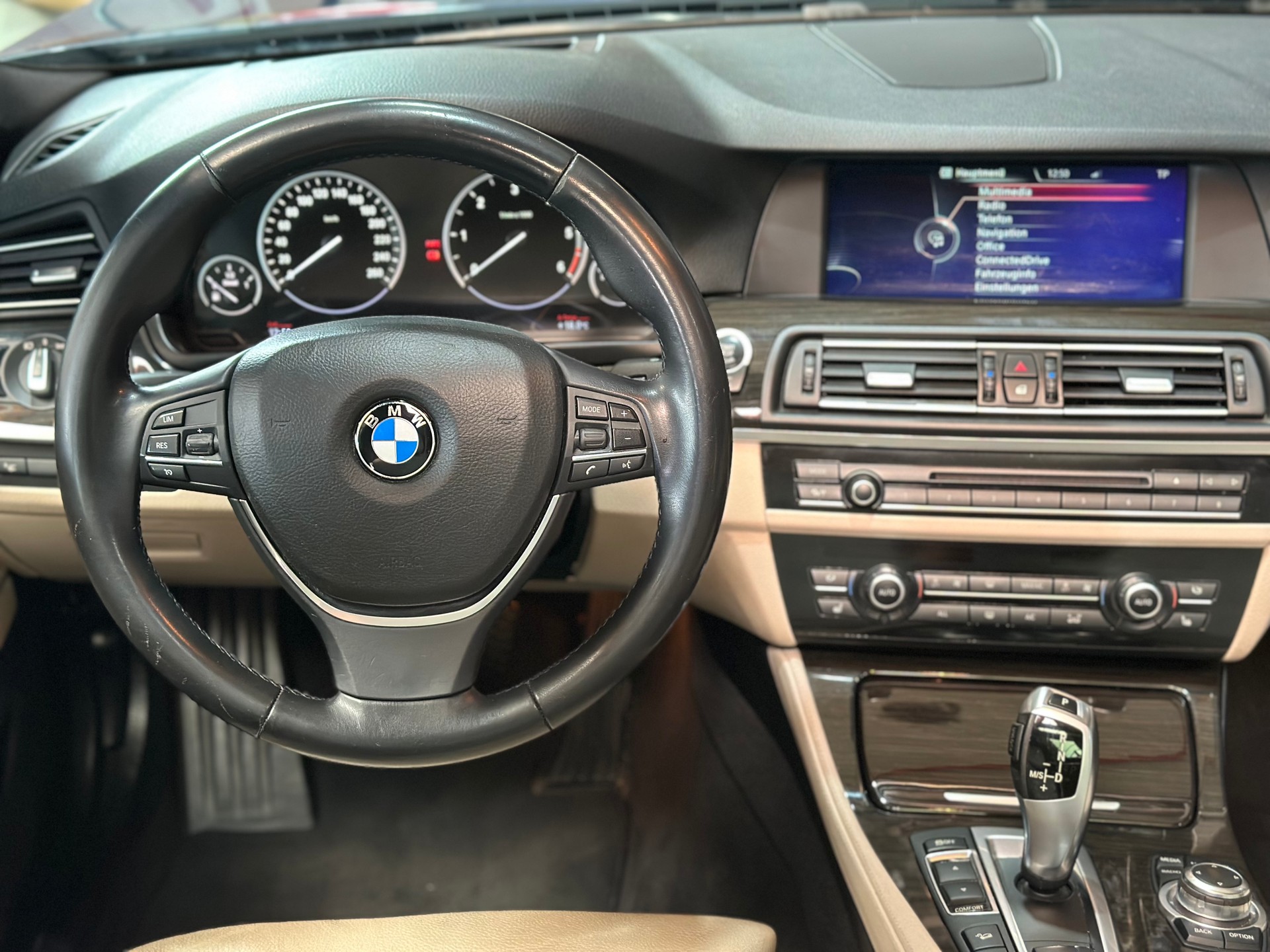 BMW 535d xDrive Touring Steptronic-image-18