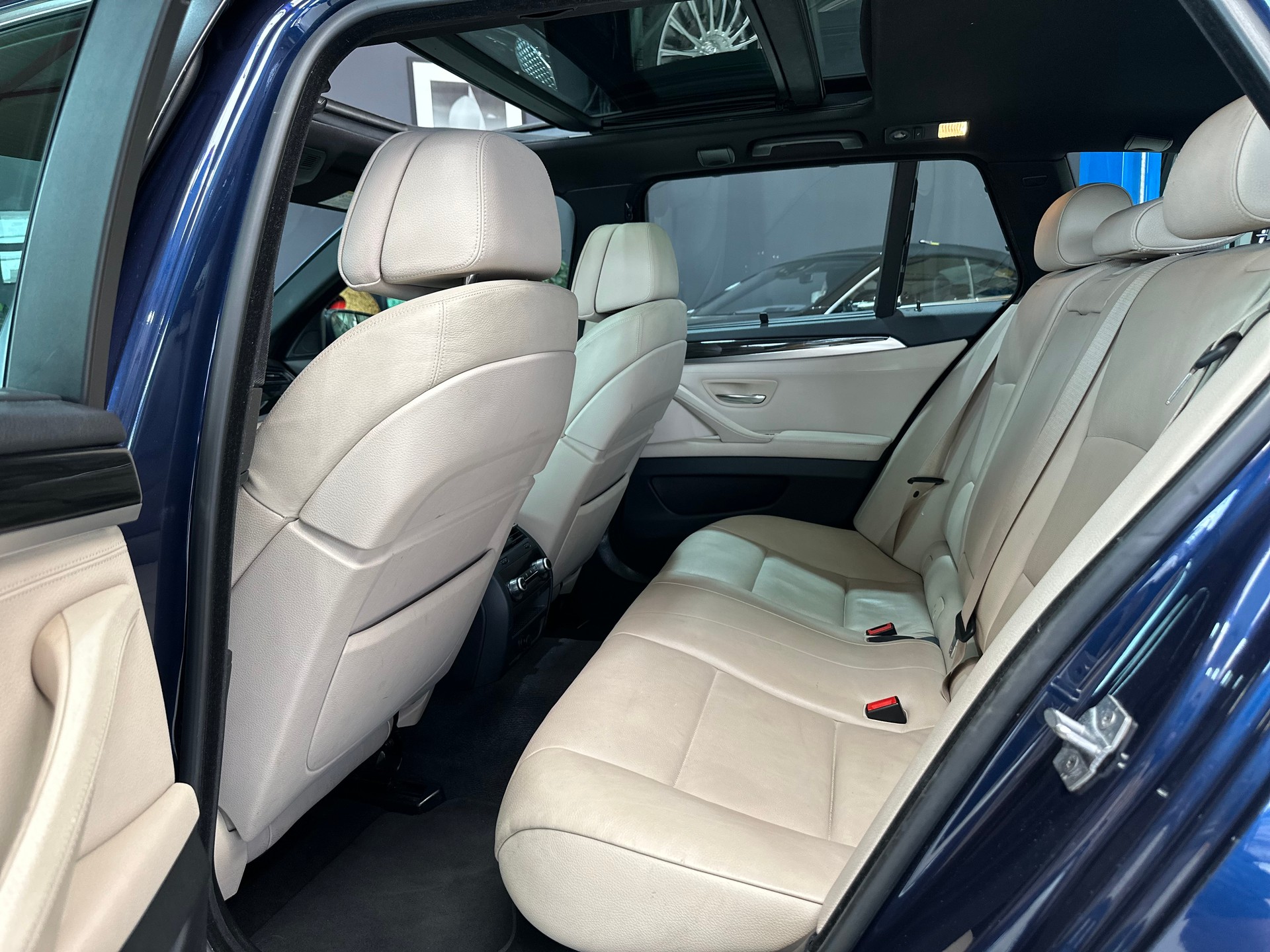 BMW 535d xDrive Touring Steptronic-image-14