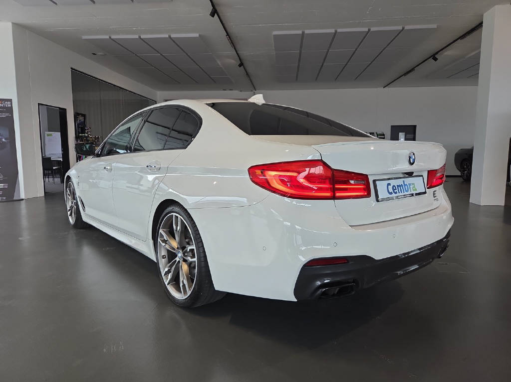BMW M550i xDrive SAG-image-5