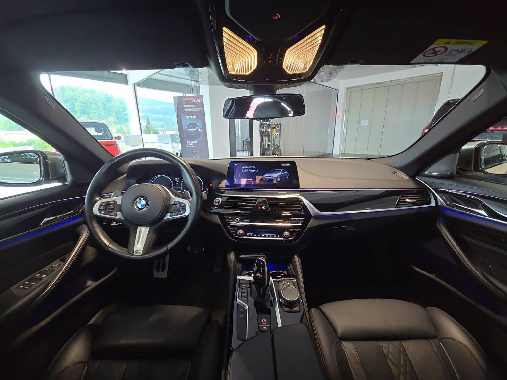 BMW M550i xDrive SAG-image-8