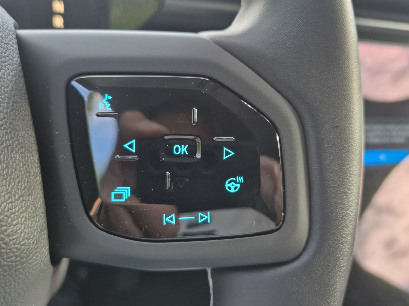 FORD Explorer Elektro 79kWh Extended Range Premium*Head up Display*360°Kamera*Anhängerkupplung*-image-11