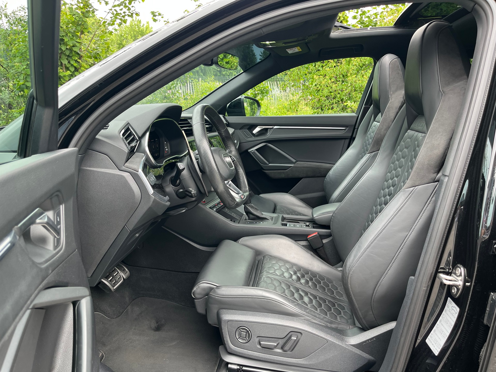AUDI RS Q3 Sportback quattro S tronic-image-7