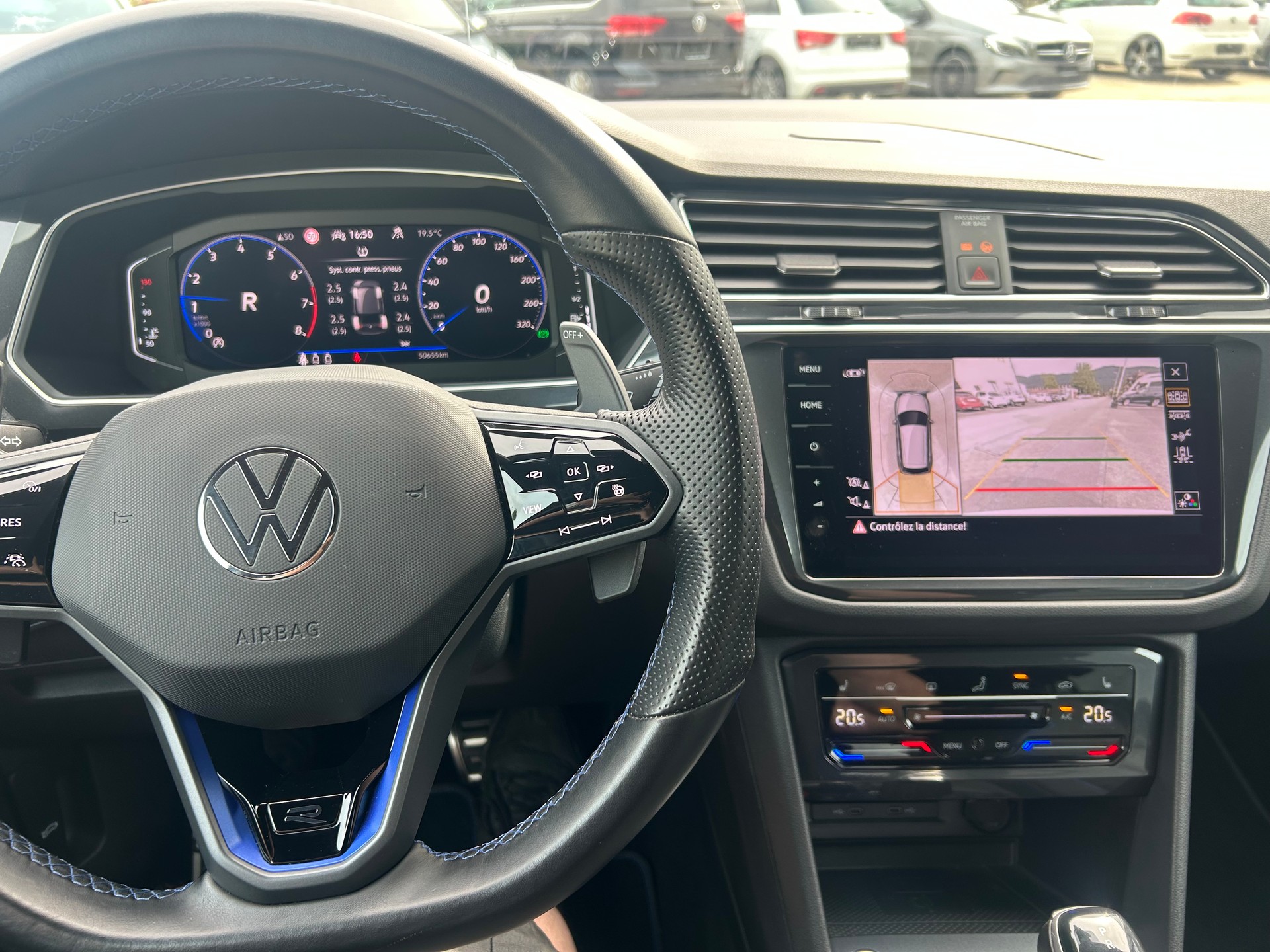 VW Tiguan 2.0TSI R 4Motion DSG-image-8