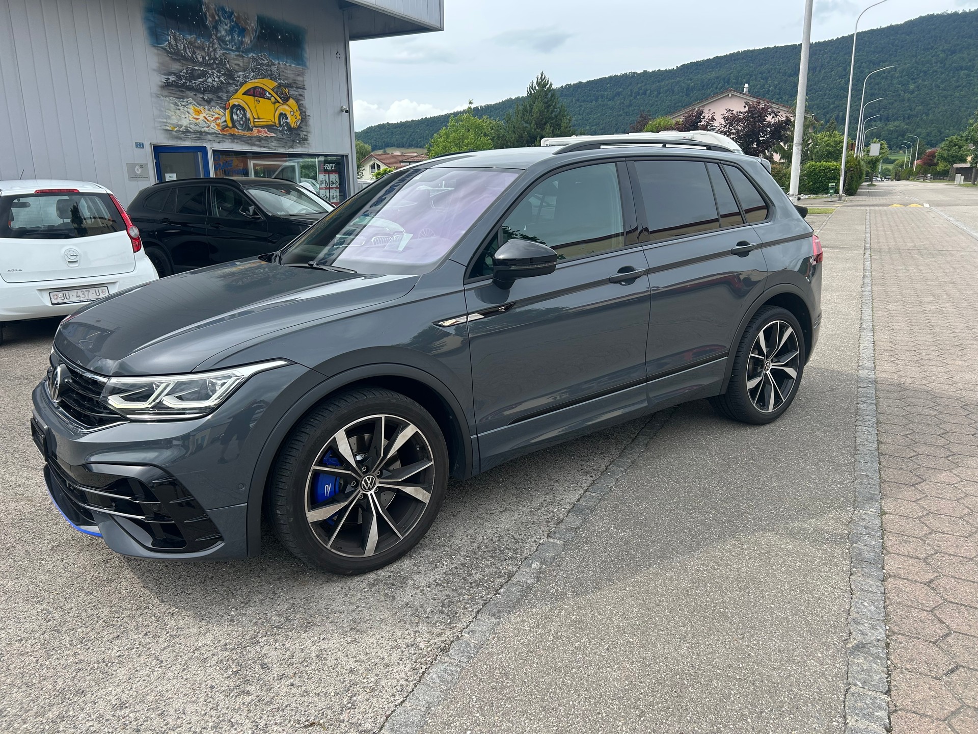 VW Tiguan 2.0TSI R 4Motion DSG-image-1