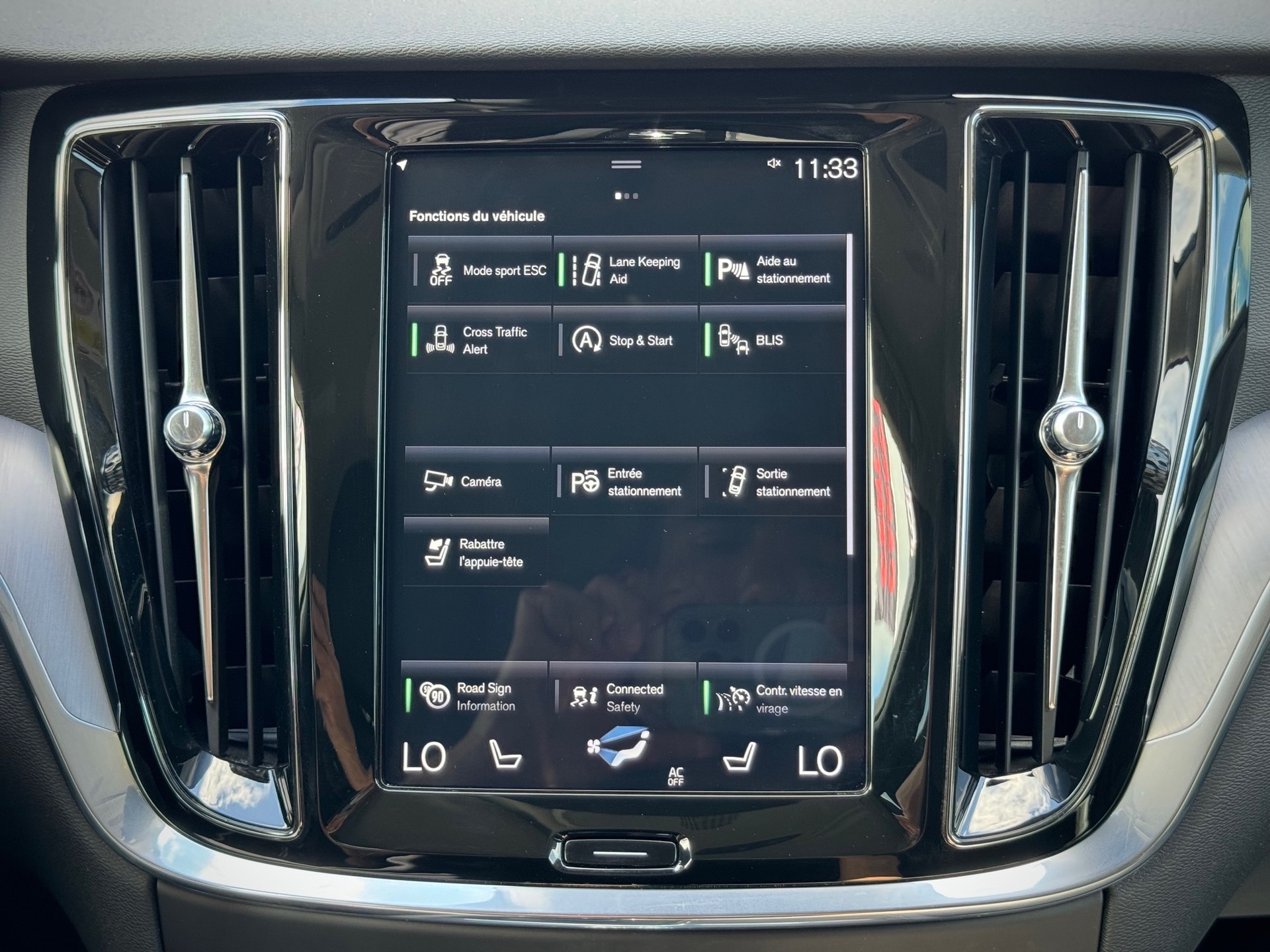 VOLVO V60 D3 Momentum Geartronic - Véhicule Suisse (CH)-image-11
