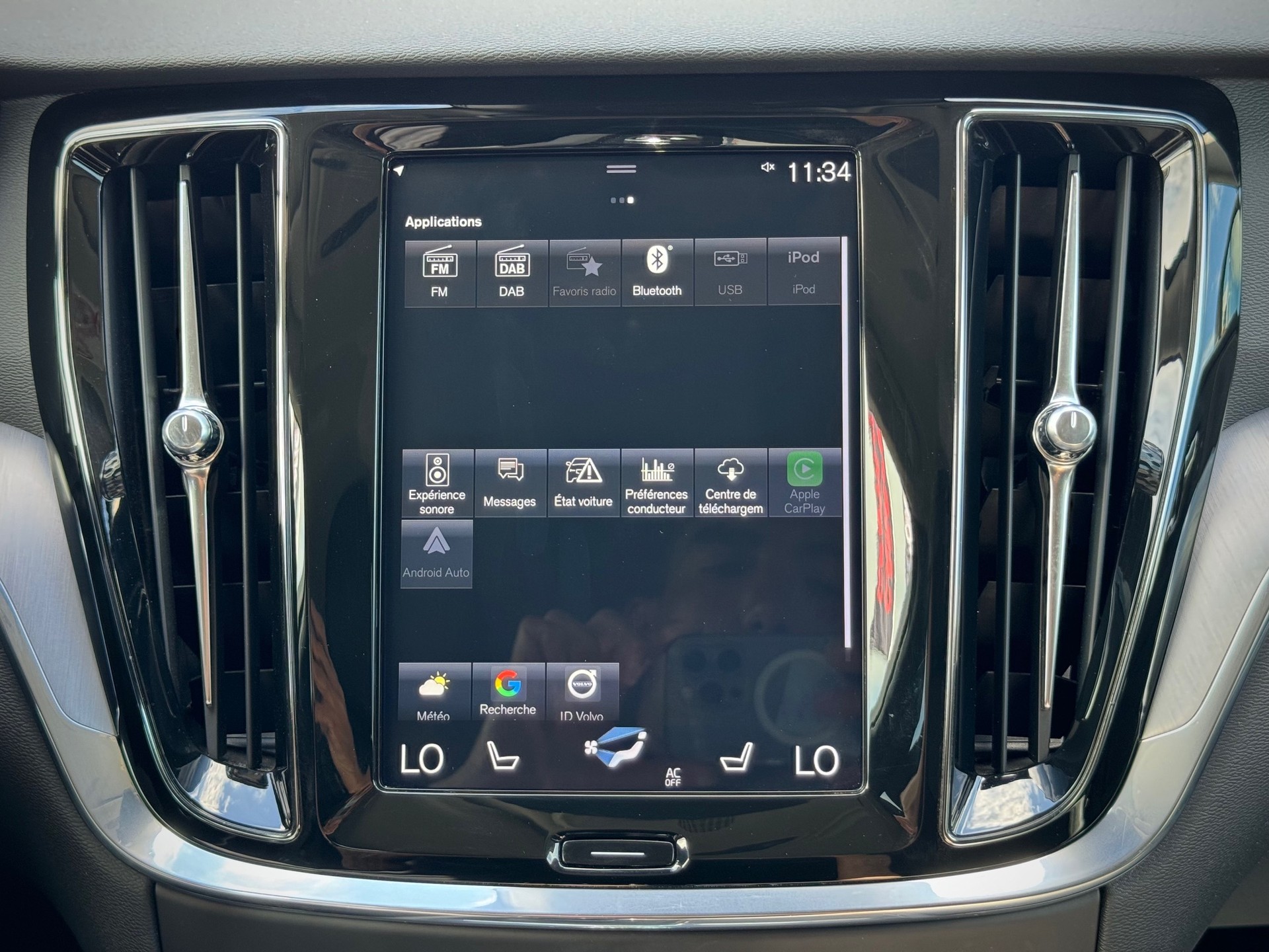 VOLVO V60 D3 Momentum Geartronic - Véhicule Suisse (CH)-image-12