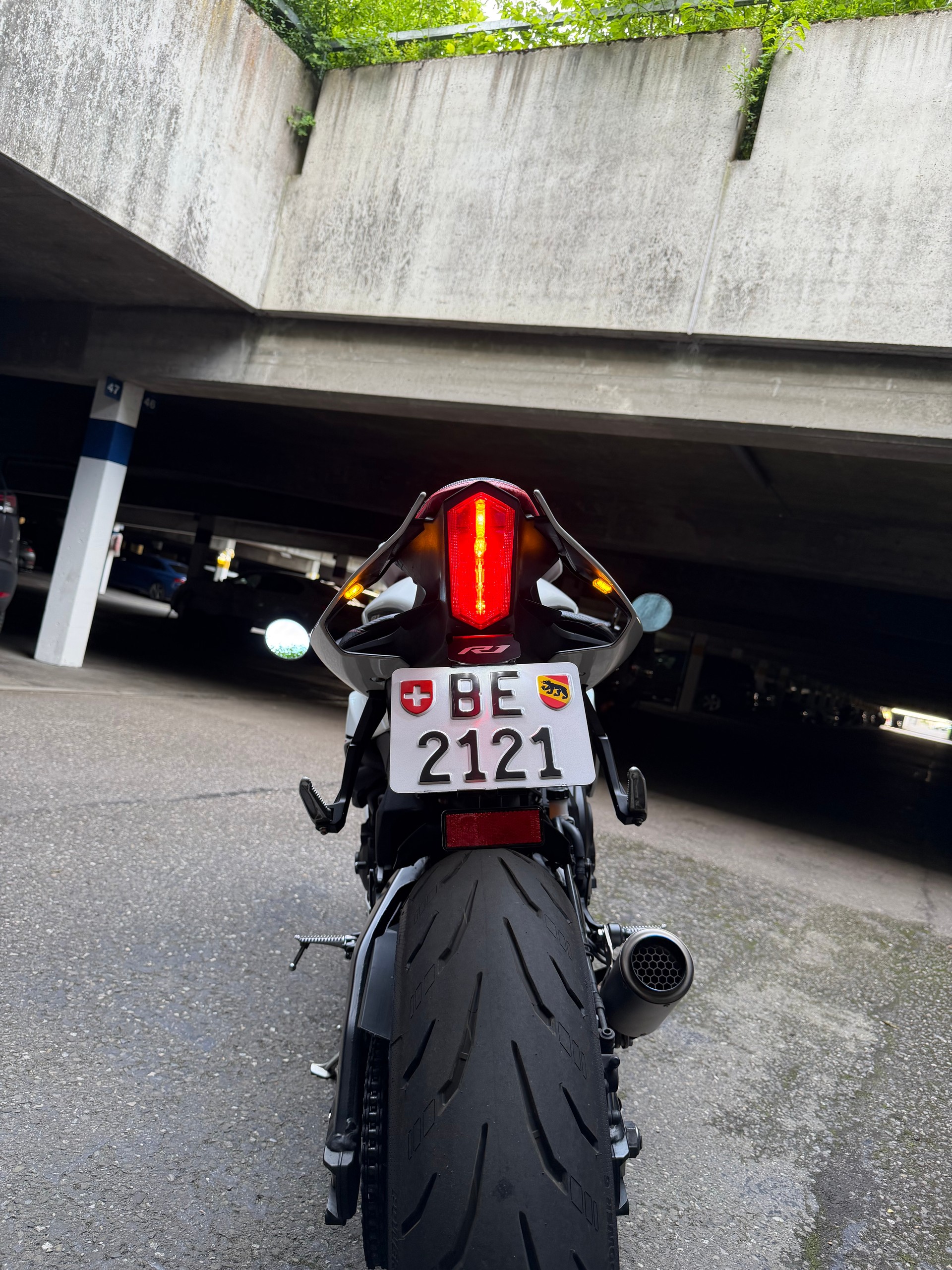 YAMAHA YZF-R1 World GP 60th-image-1