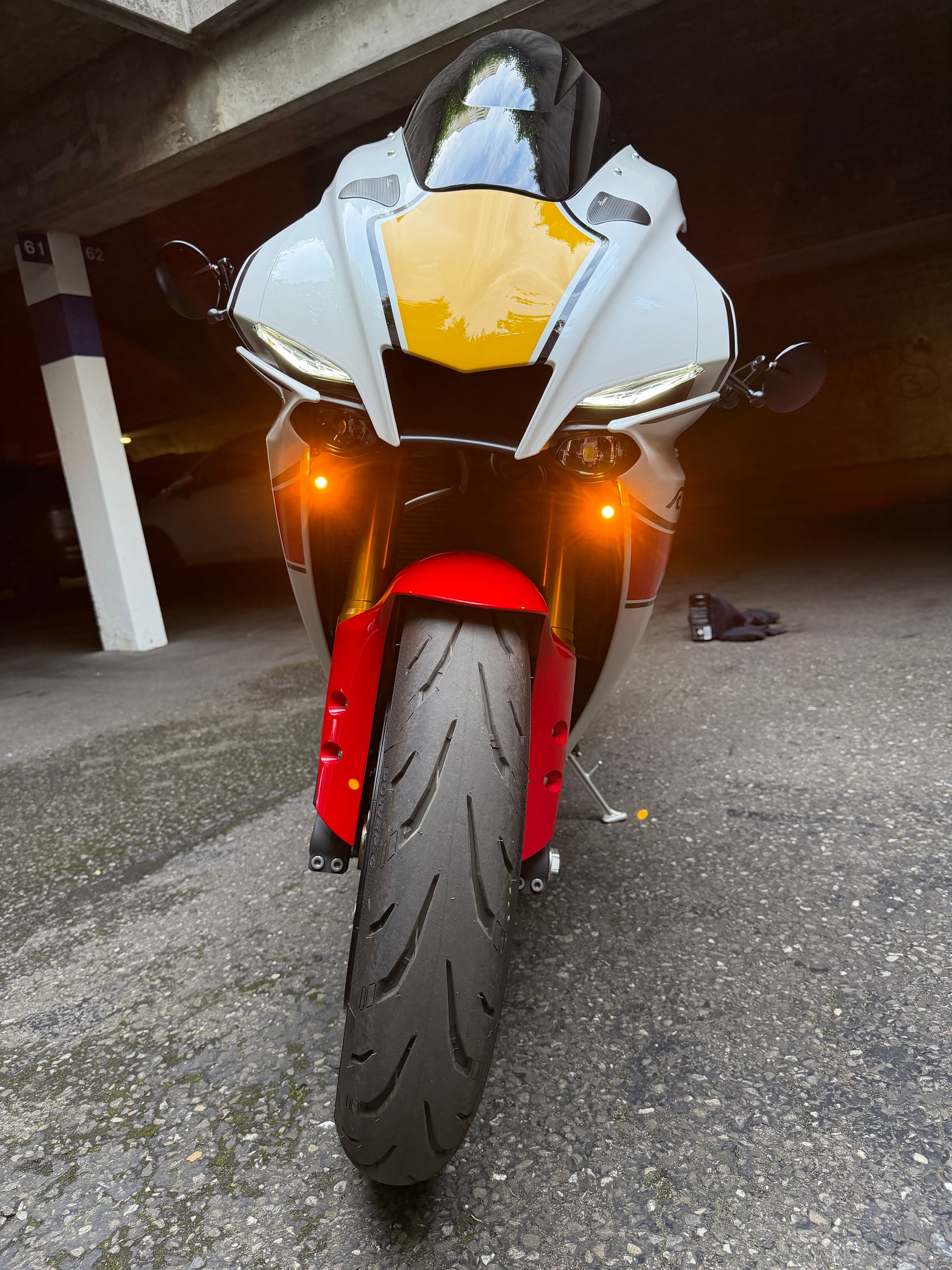 YAMAHA YZF-R1 World GP 60th-image-0