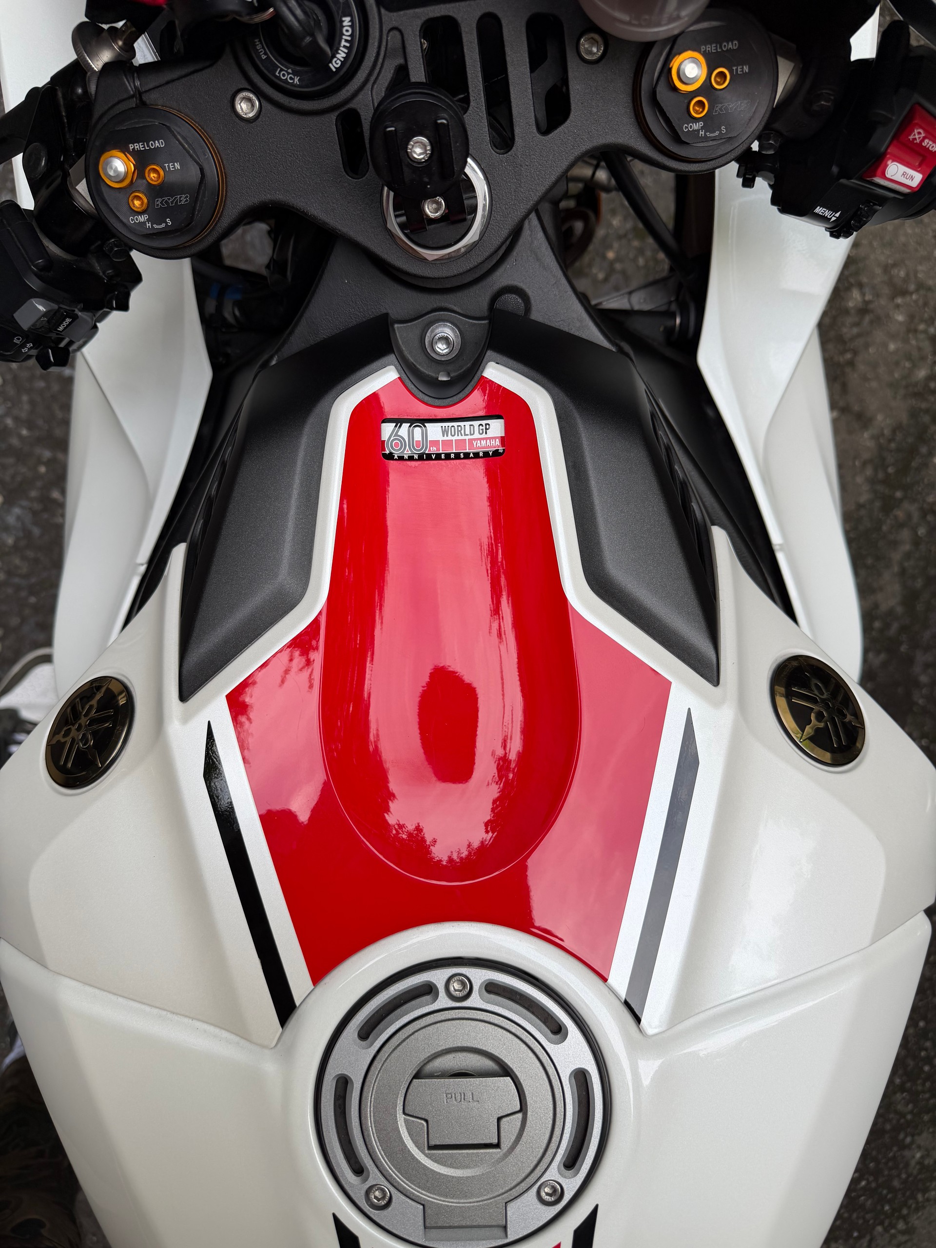 YAMAHA YZF-R1 World GP 60th-image-2