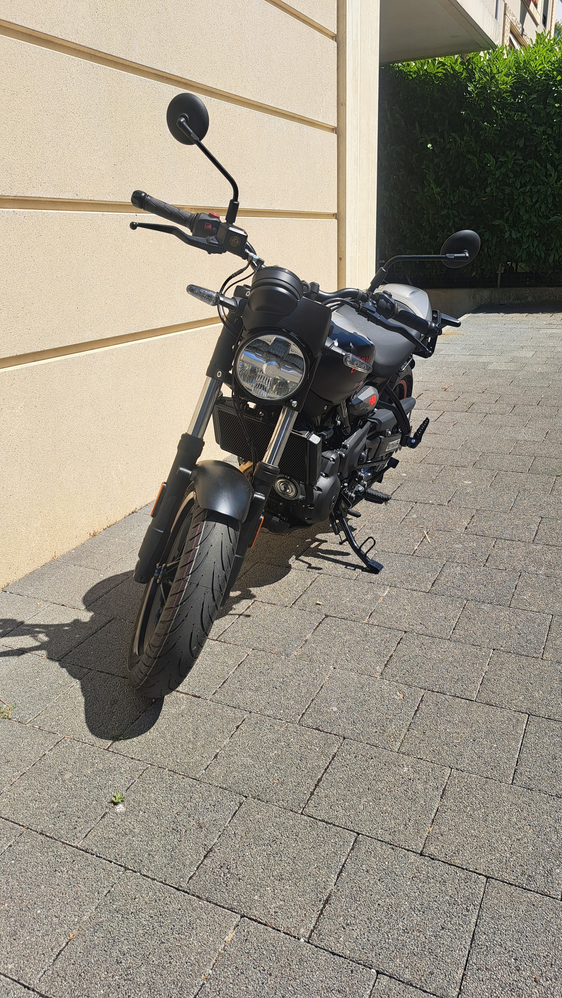 ROYAL ENFIELD Guerrilla 450 Top-image-4