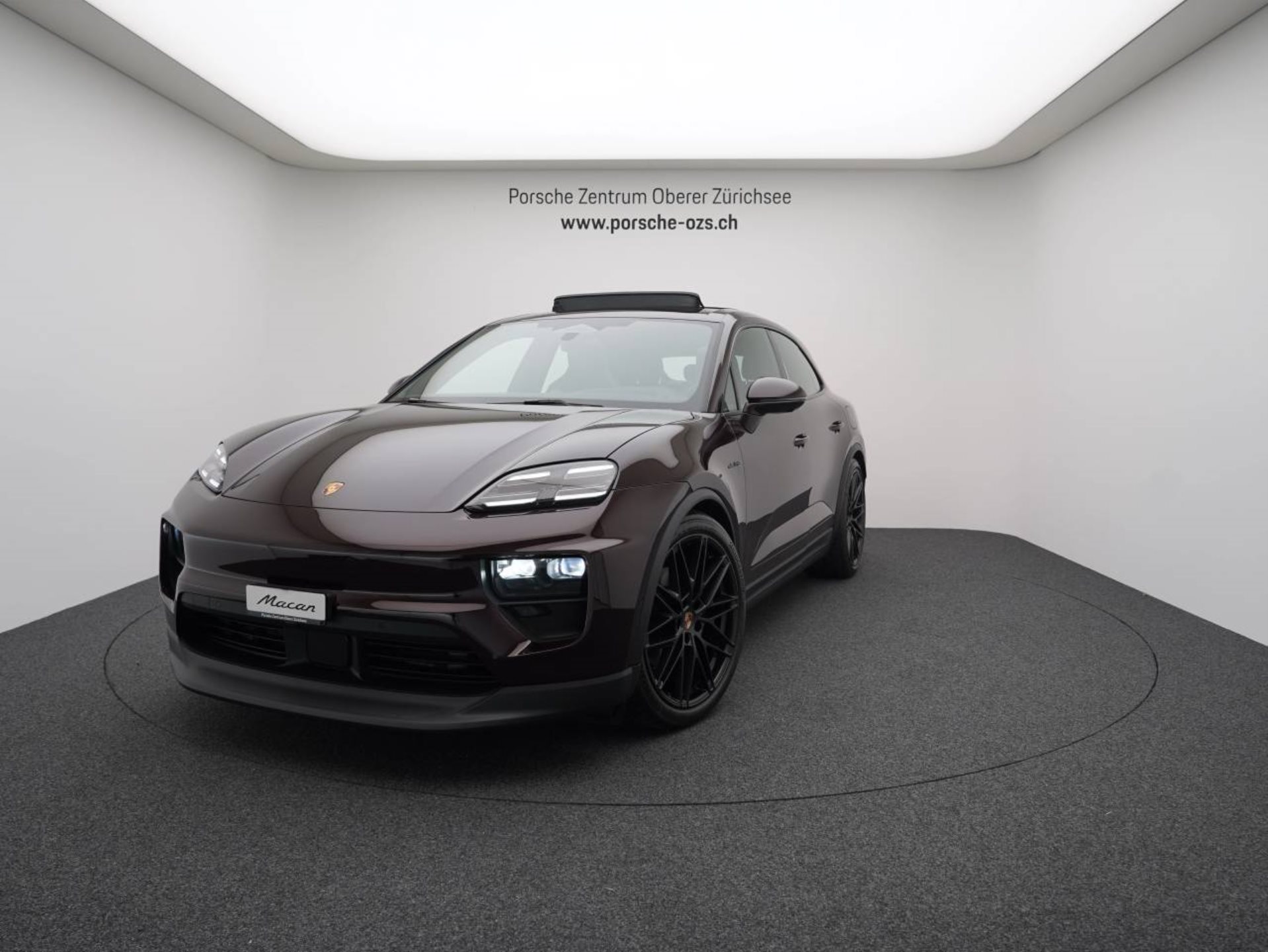 PORSCHE Macan 4