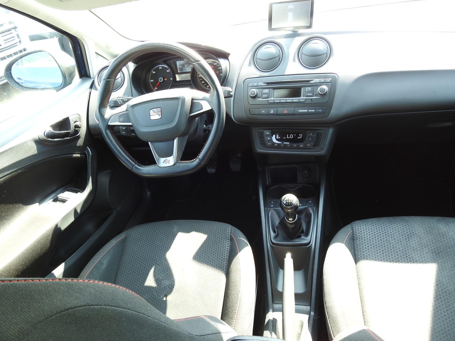 SEAT Ibiza ST 1.6 TDI FR-image-19