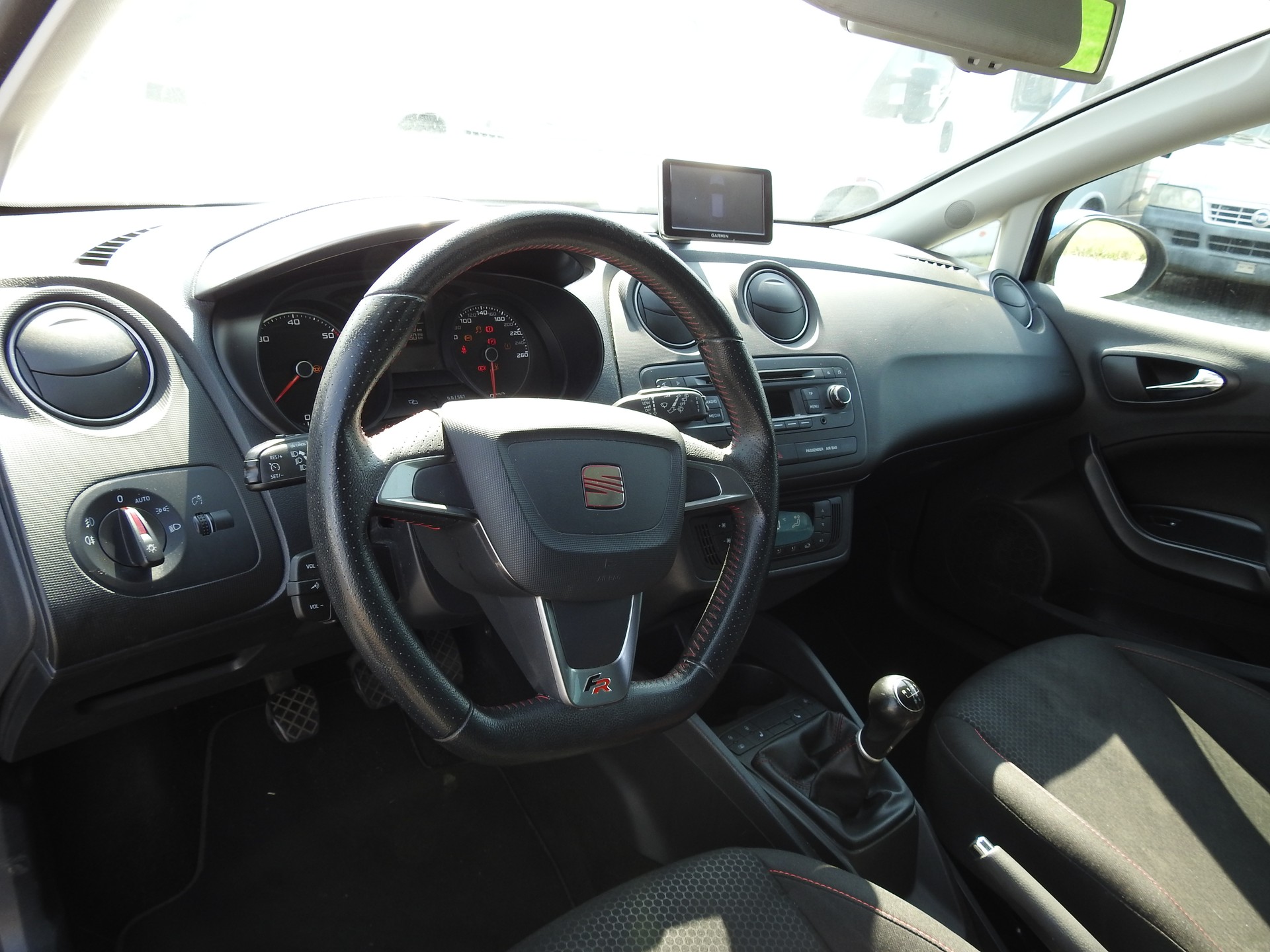 SEAT Ibiza ST 1.6 TDI FR-image-12