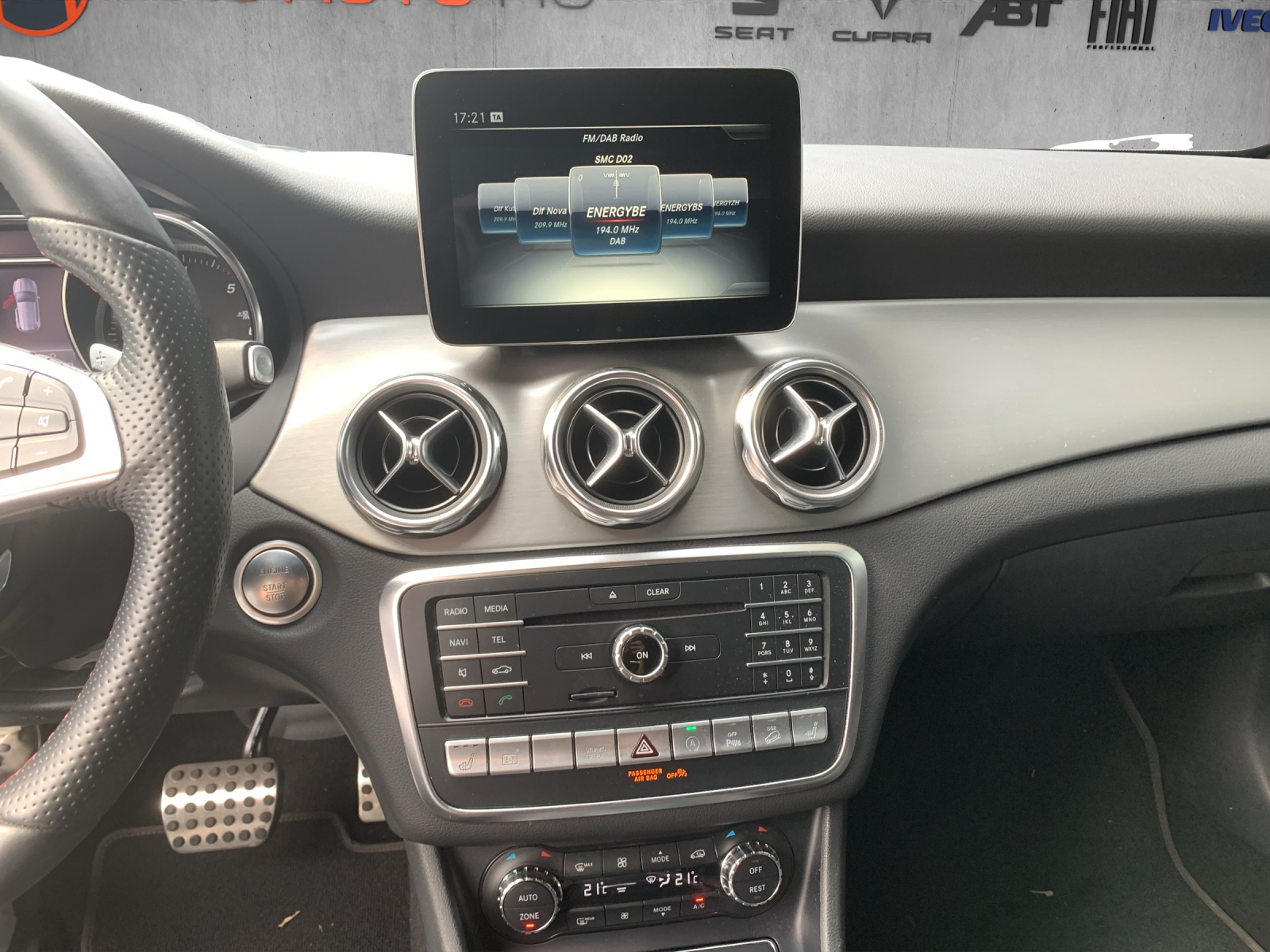 MERCEDES-BENZ GLA 200 CDI Swiss Star Edition AMG Line 4Matic 7G-DCT-image-8