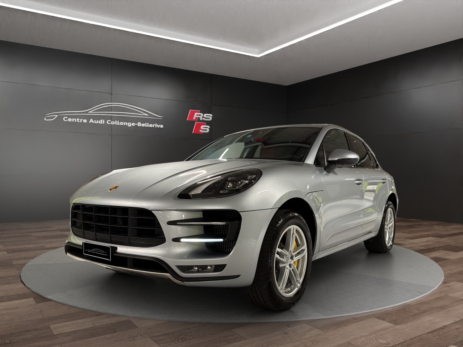 PORSCHE Macan Turbo PDK